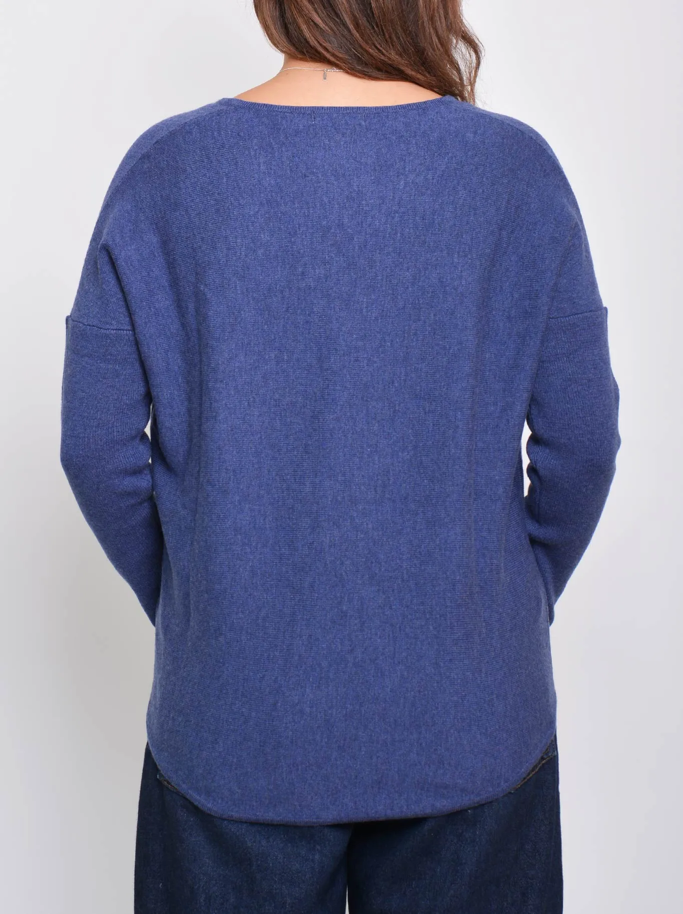 JAMES MELBOURNE CURVED HEM VEE NECK sold by Yeltuor product image thumbnail 2