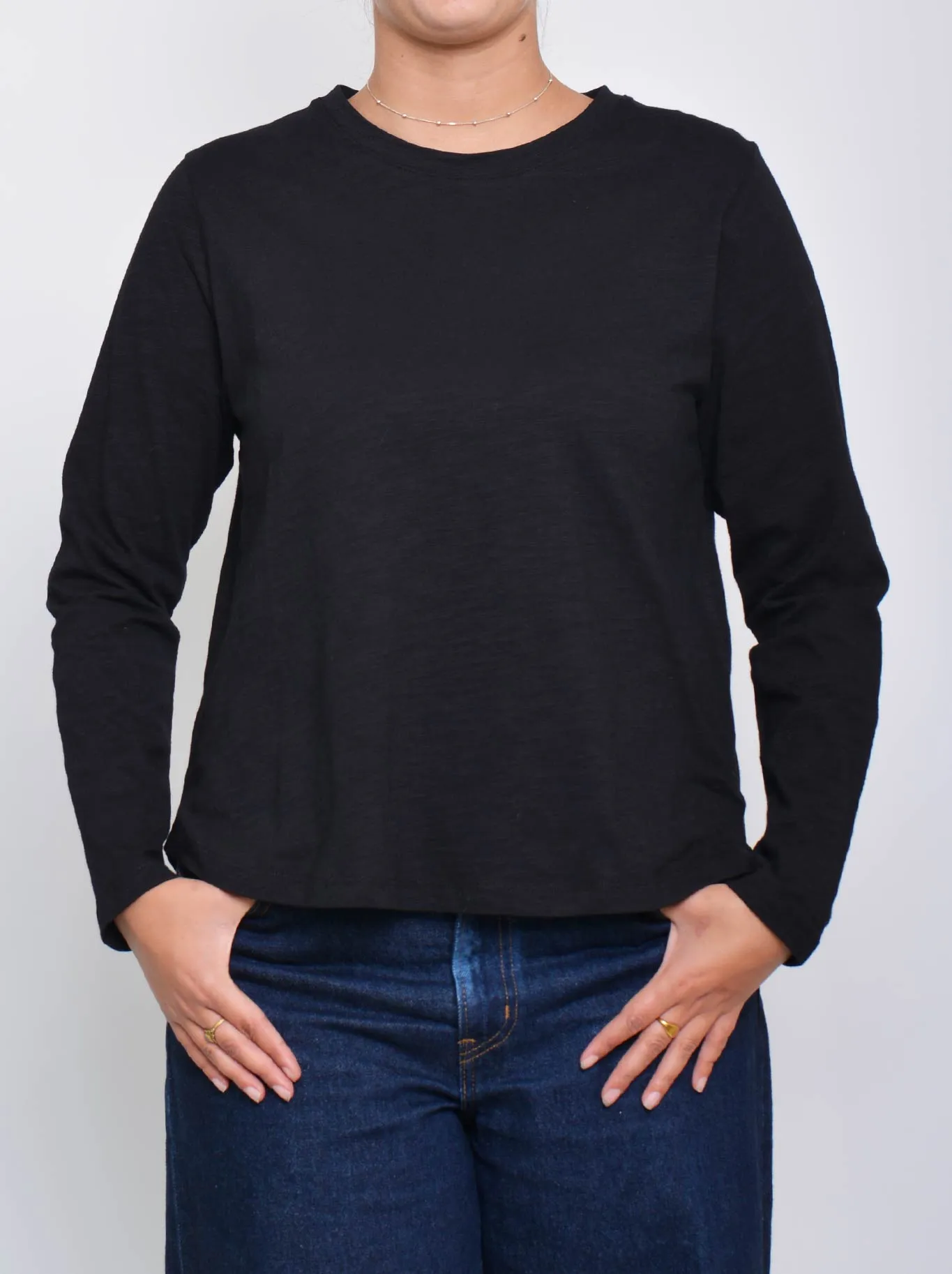 ENNI LONG SLEEVE TEE sold by Yeltuor