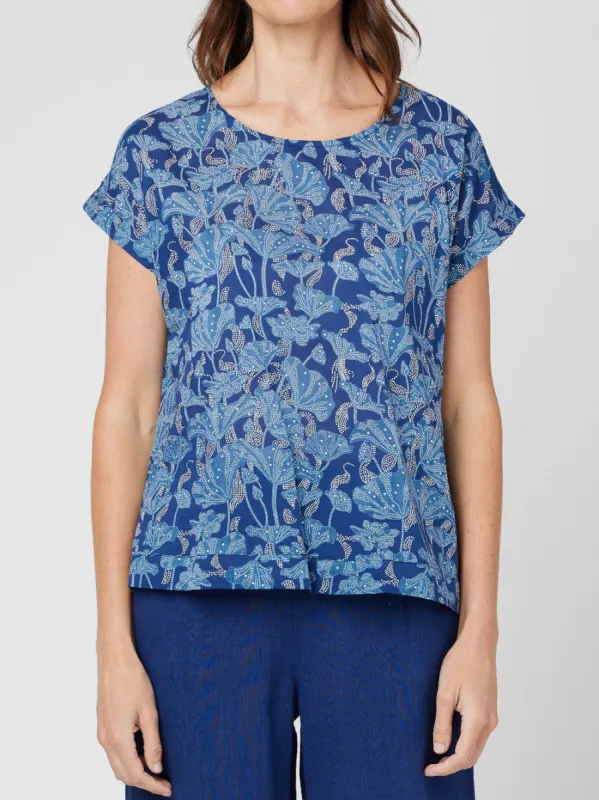 CAKE VICKY ROUND NECK sold by Yeltuor