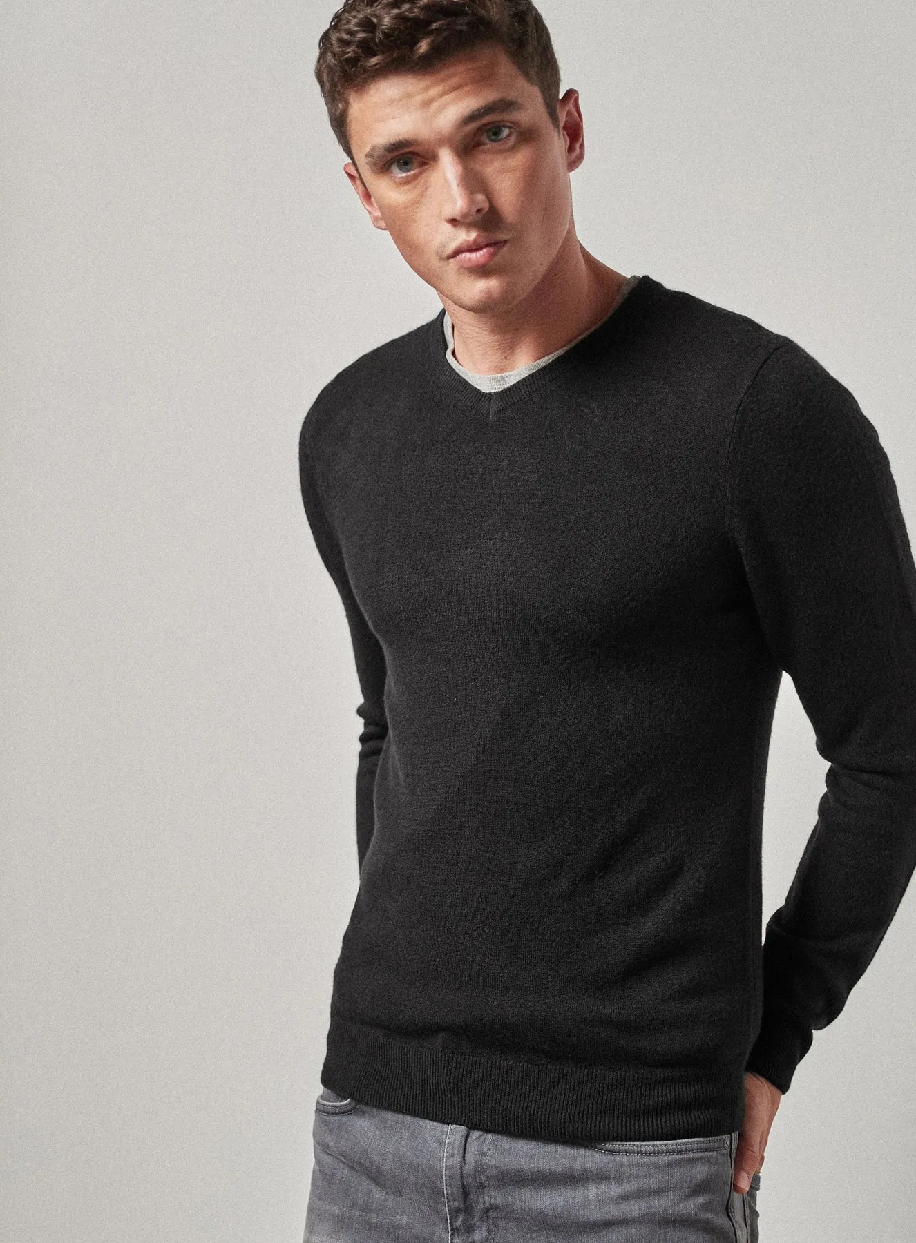 Ex Chainstore Mens Soft Touch V Neck Jumper Knitwear 3 Colours sold by Your Style Outlet