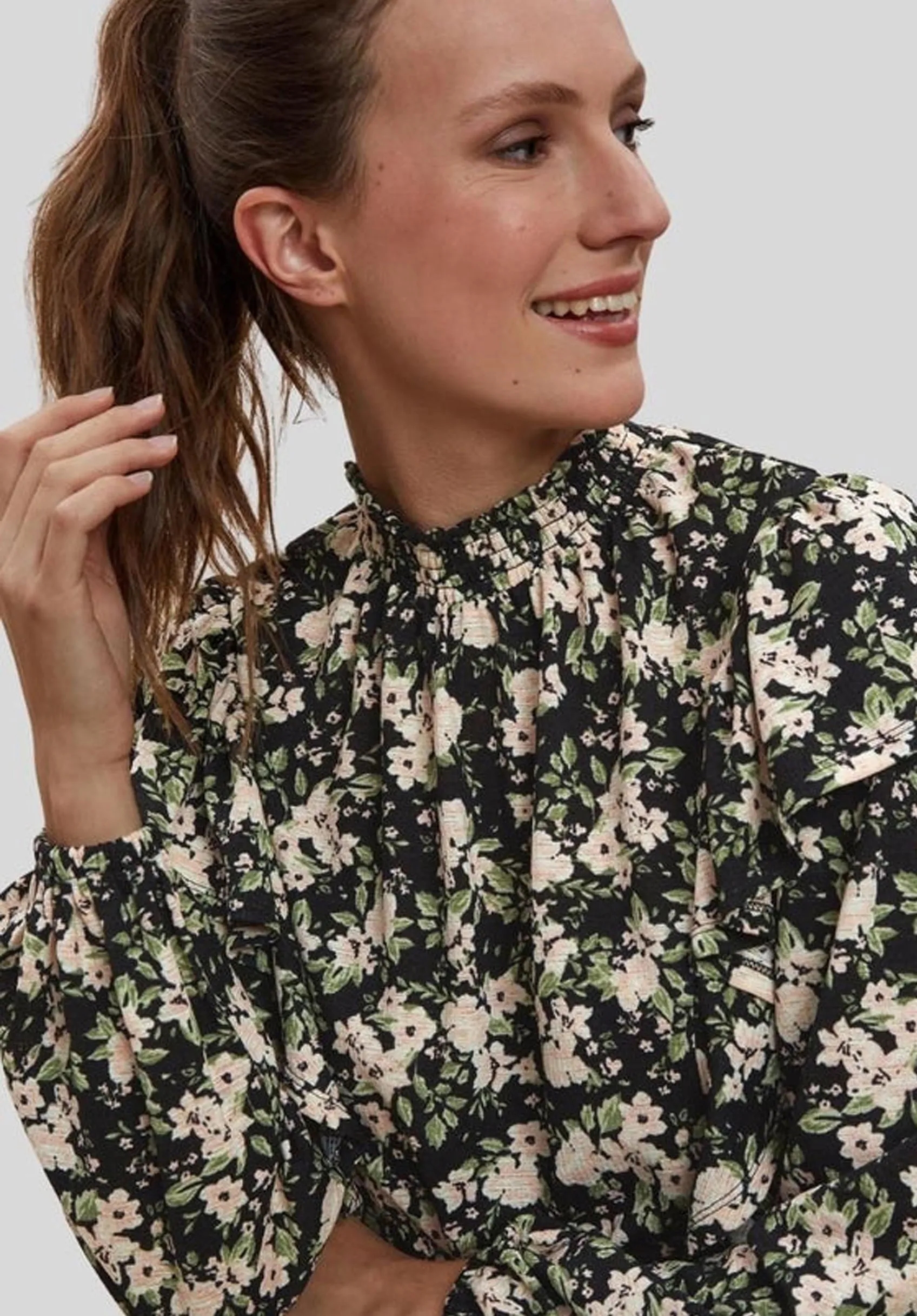 Ex Dorothy Perkins Pink & Black Floral Blouse sold by Your Style Outlet