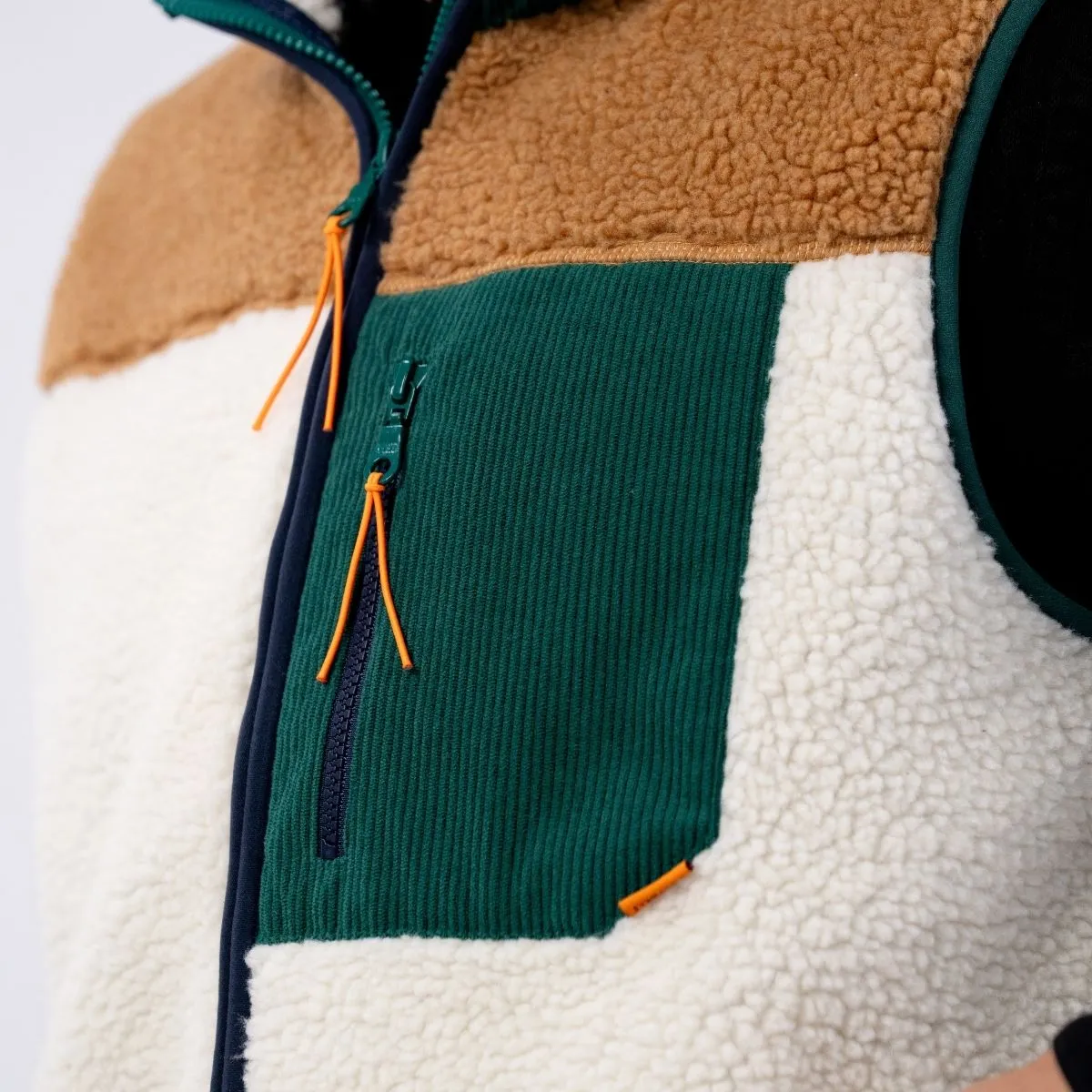 Veste sherpa mixte zippée sans manches Pistache sold by Billybelt product image thumbnail 4