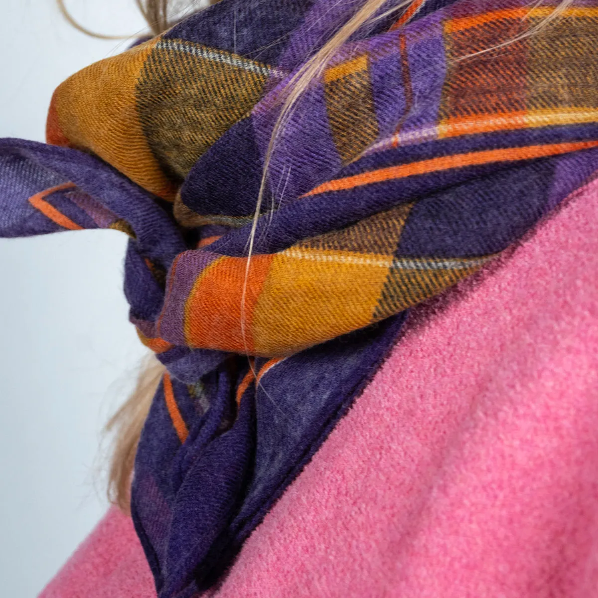 Foulard femme en 100% laine Victoire - Violet et jaune sold by Billybelt product image thumbnail 4