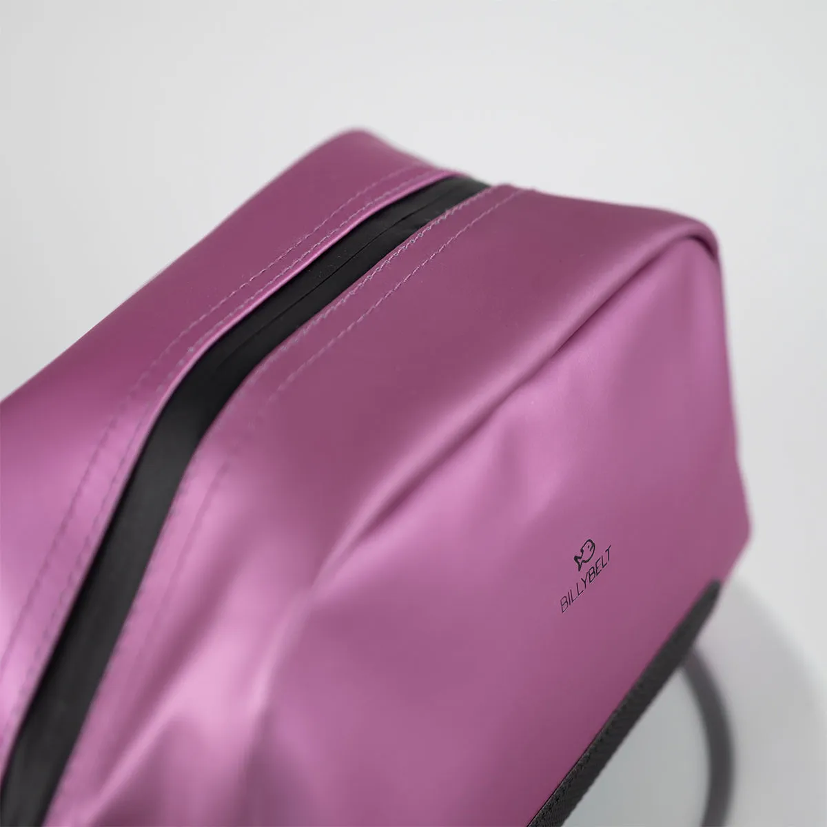 Trousse de toilette imperméable - Rose métallisé sold by Billybelt product image thumbnail 2