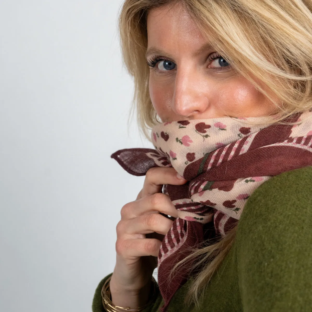Foulard femme en 100% laine Amélie - Bordeaux et rose pâle sold by Billybelt product image thumbnail 2