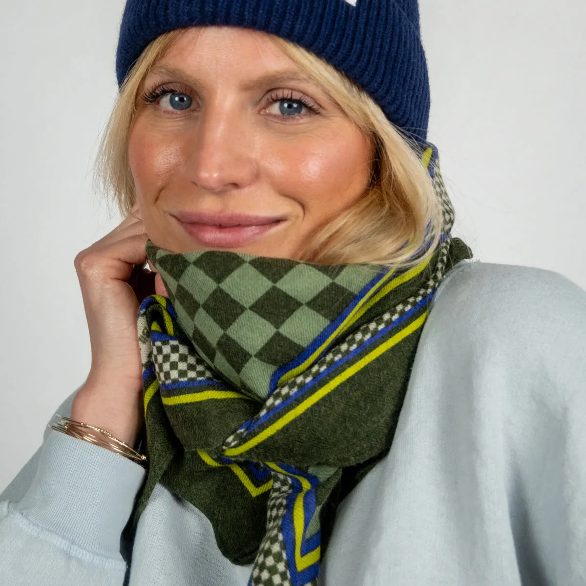Foulard femme en 100% laine Caroline - Vert et blanc sold by Billybelt product image thumbnail 2