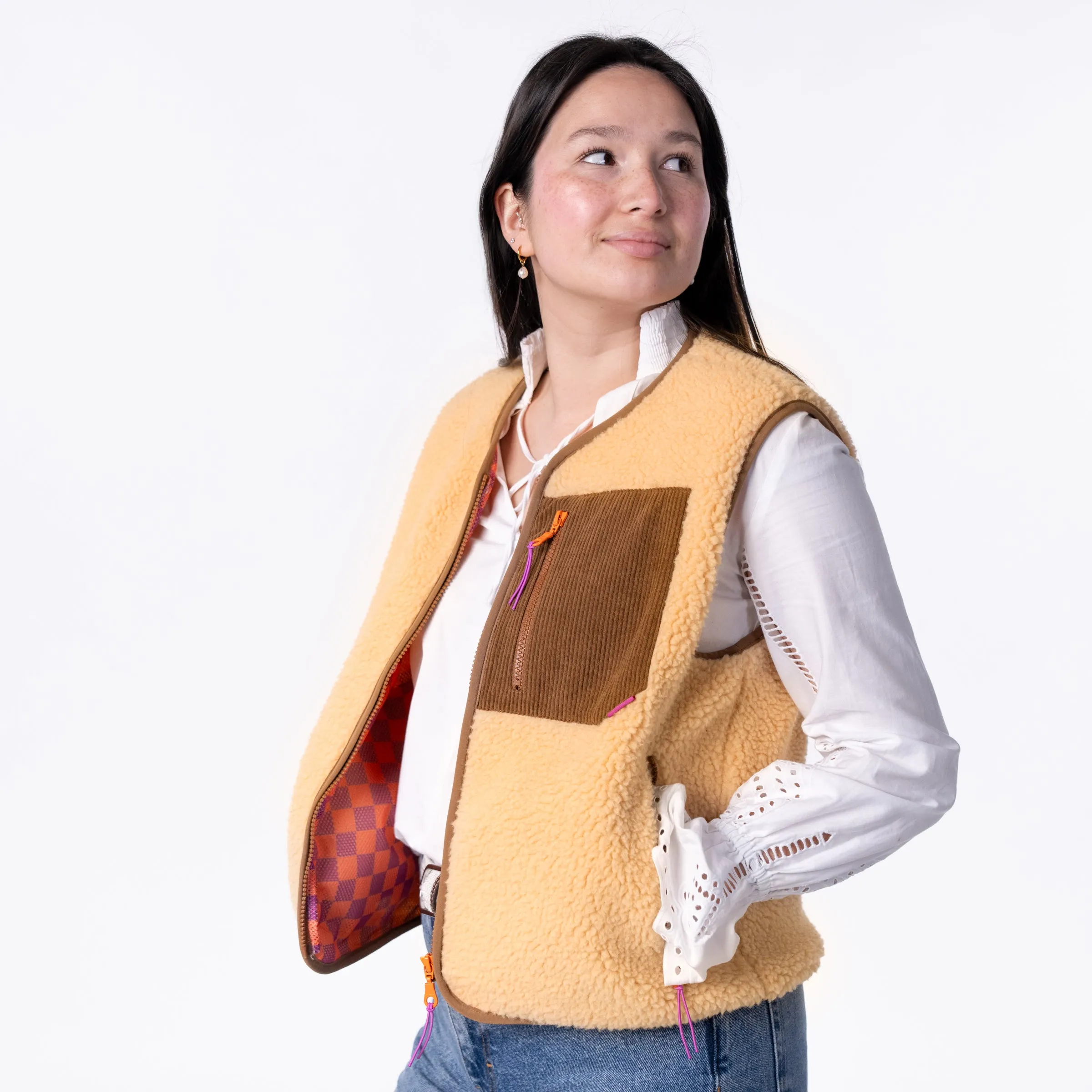Veste en sherpa femme zippée sans manche - Beige sold by Billybelt product image thumbnail 2