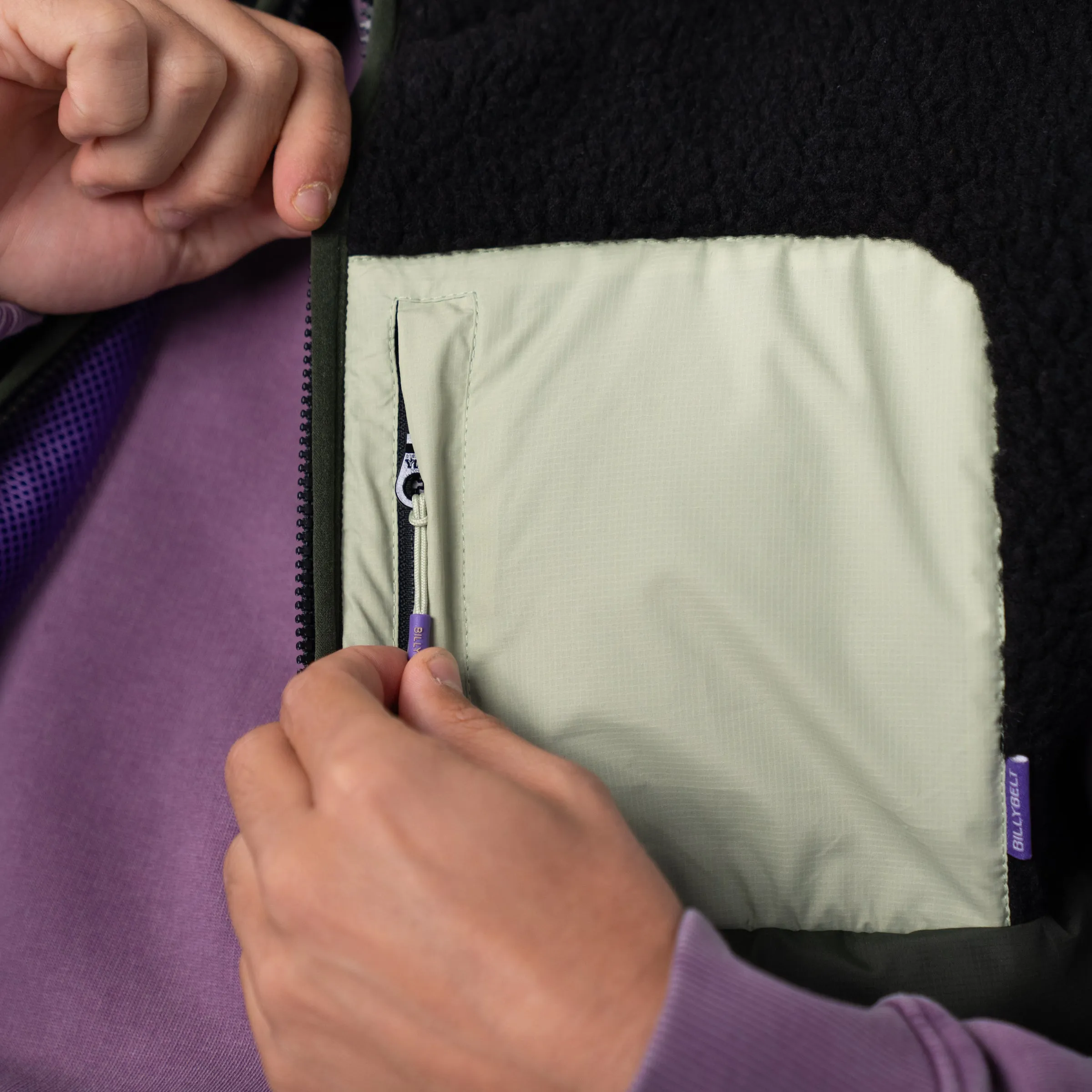 Veste bi-matières en sherpa sans manche - Noir et vert sold by Billybelt product image thumbnail 5