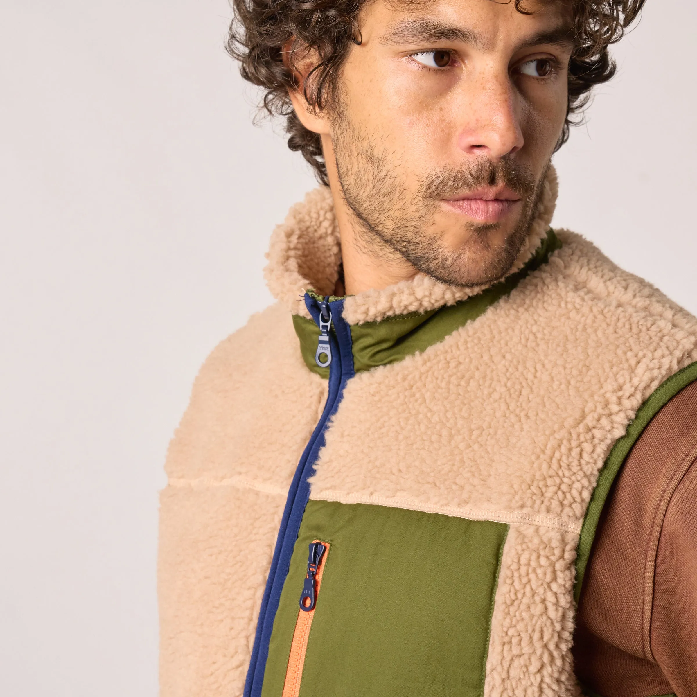 Veste sherpa mixte zippée sans manches - Naturel et kaki sold by Billybelt product image thumbnail 4