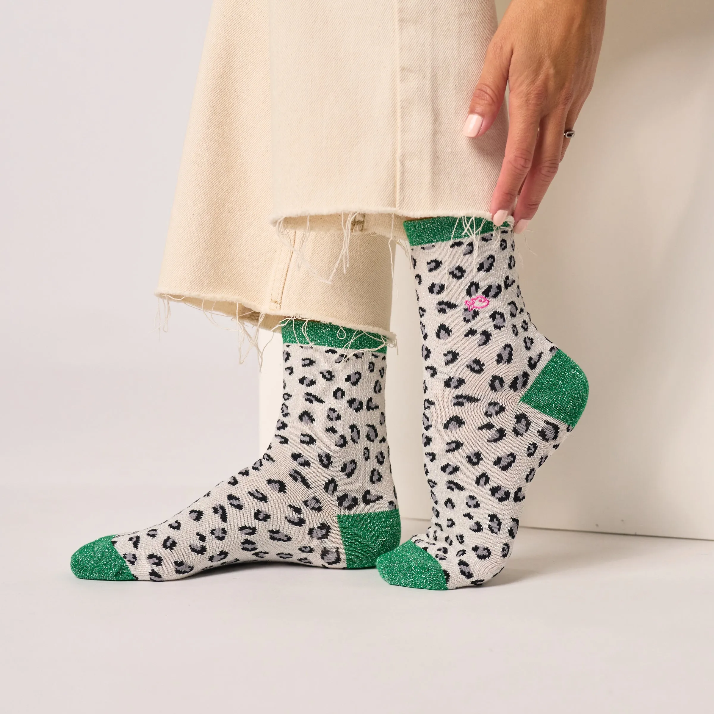Chaussettes pailletées en coton peigné léopard - Blanc et vert sold by Billybelt product image thumbnail 2