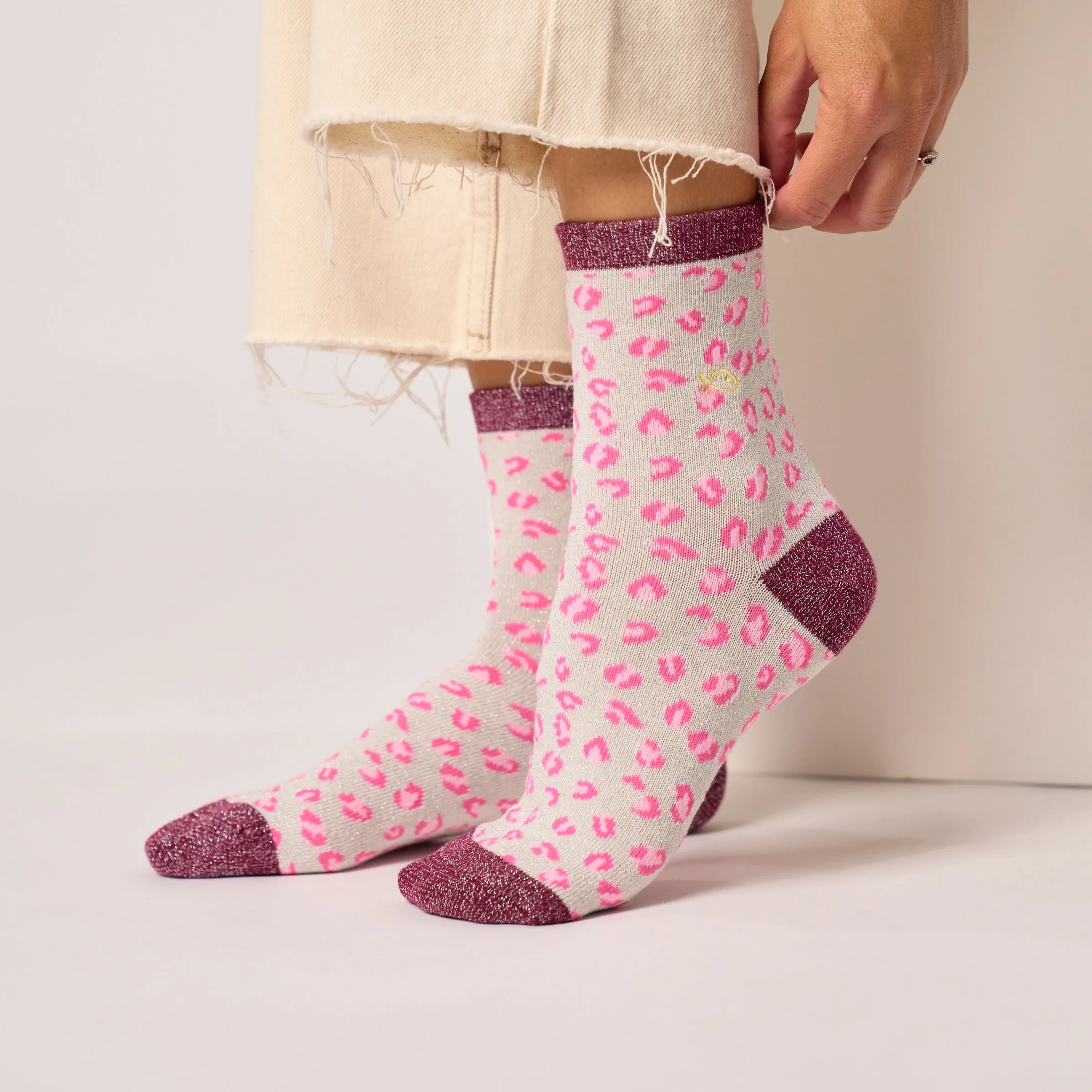 Chaussettes pailletées en coton peigné léopard - Blanc et lie de vin sold by Billybelt product image thumbnail 2