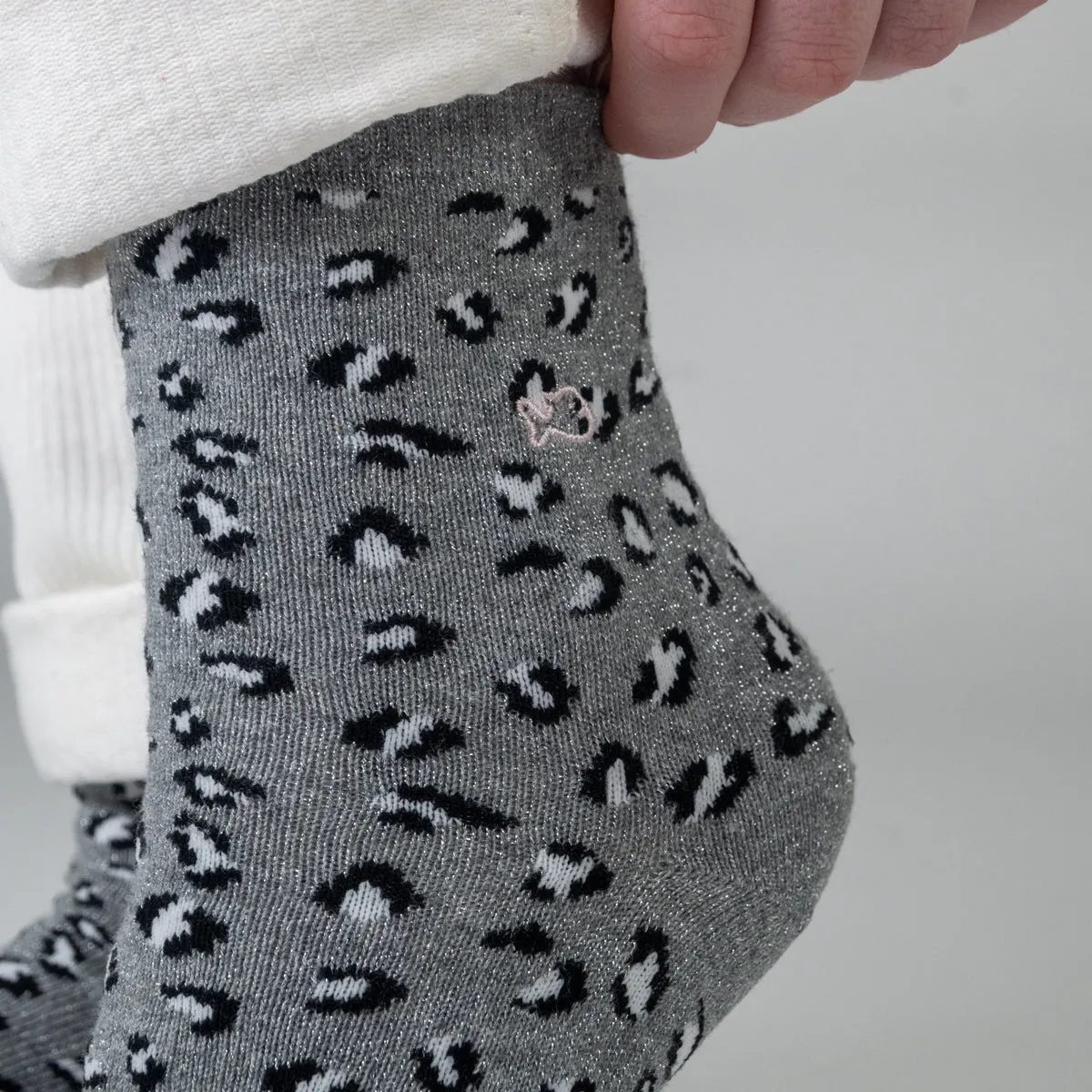 Chaussettes pailletées en coton peigné léopard - Gris sold by Billybelt product image thumbnail 3