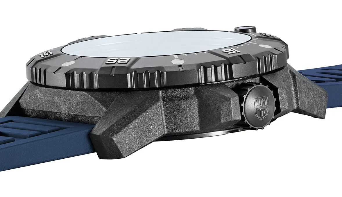Luminox Sea Master Automatic Carbon Seal 3800 Series sold by Jura Watches product image thumbnail 4
