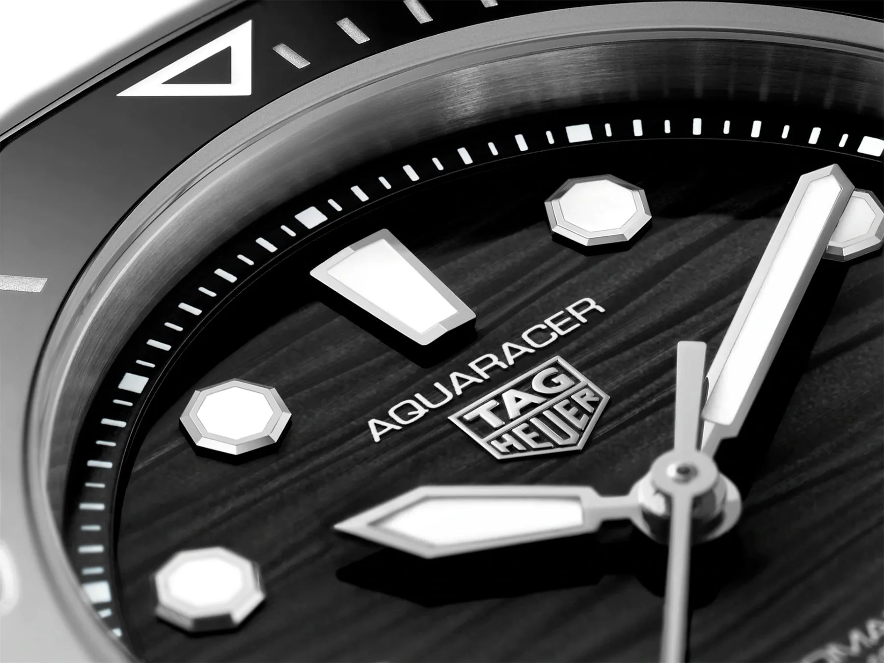 TAG Heuer Aquaracer Calibre 5 Professional 300 Ladies sold by Jura Watches product image thumbnail 5