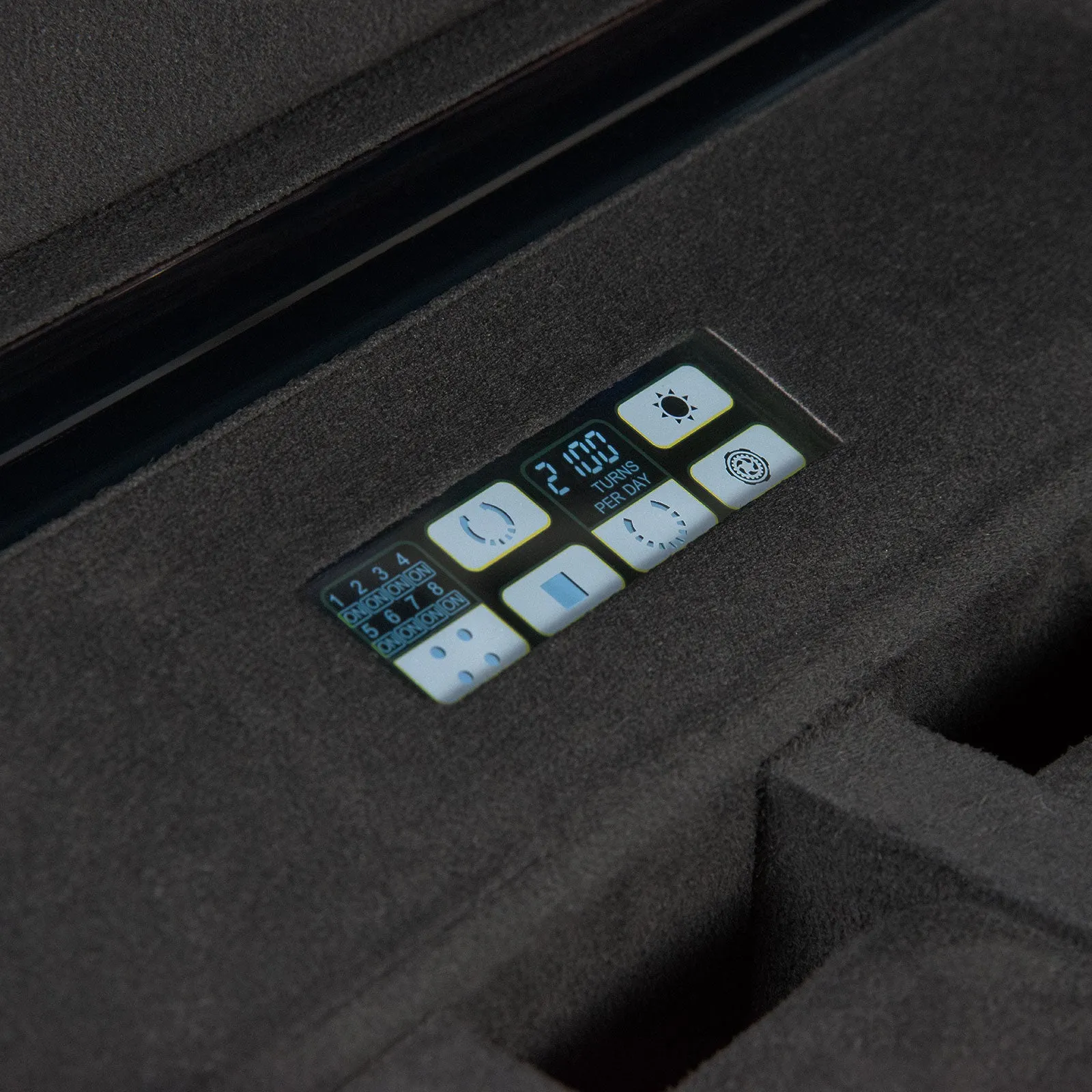 Benson Watch Winder Black Series 8.16 MA Macassar sold by Jura Watches product image thumbnail 3