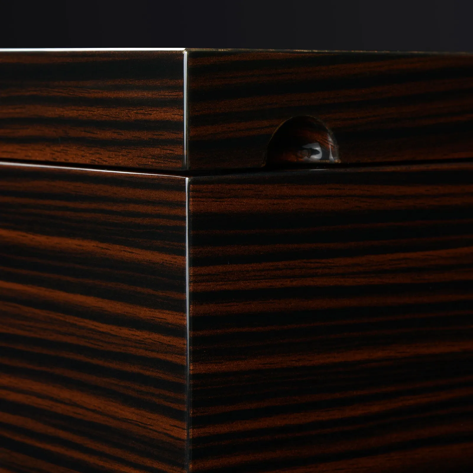 Benson Watch Winder Black Series 4.16 MA Macassar sold by Jura Watches product image thumbnail 5