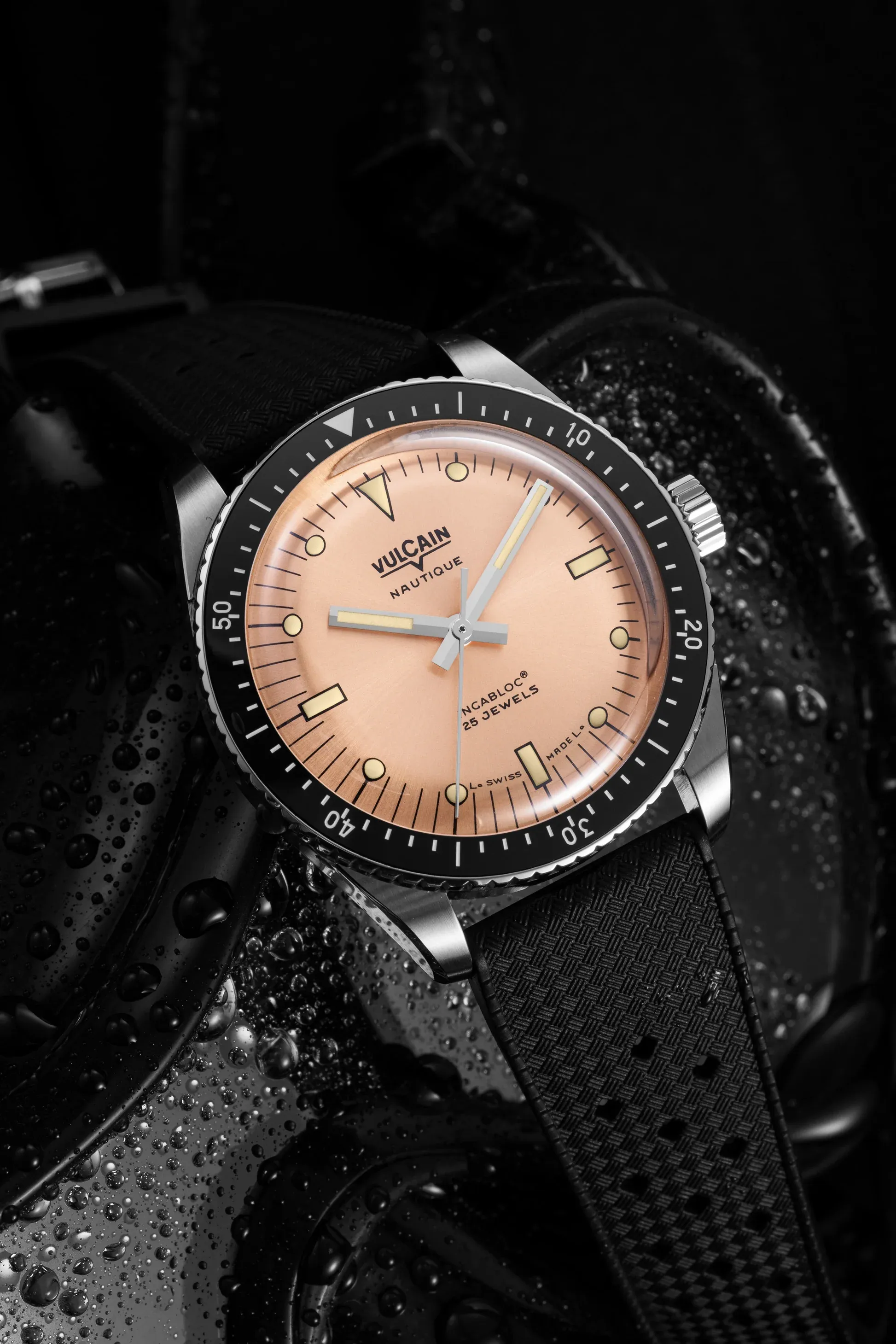 Vulcain Skindiver Nautique Salmon Rubber Limited Edition Watch sold by Jura Watches product image thumbnail 3