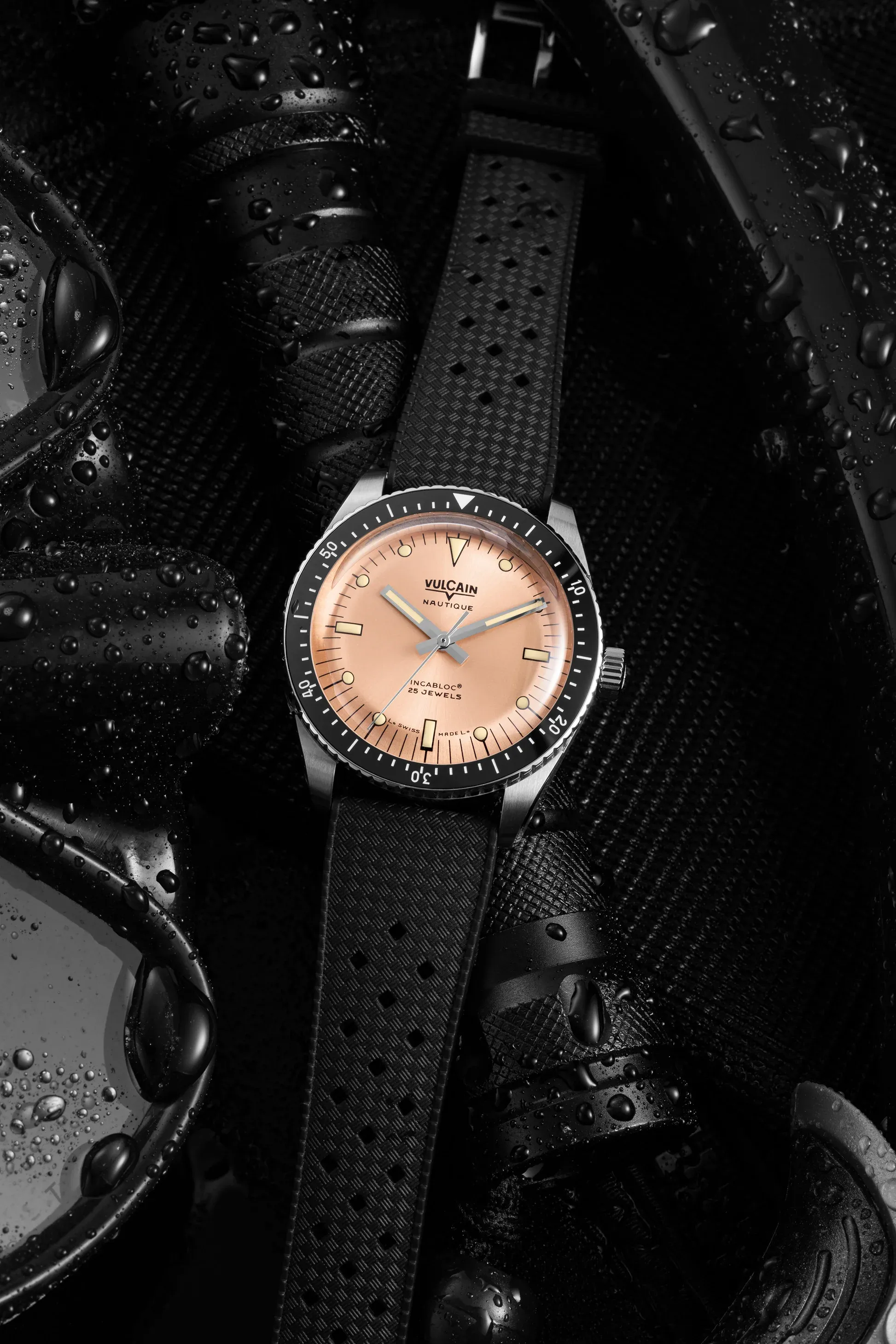 Vulcain Skindiver Nautique Salmon Rubber Limited Edition Watch sold by Jura Watches product image thumbnail 5