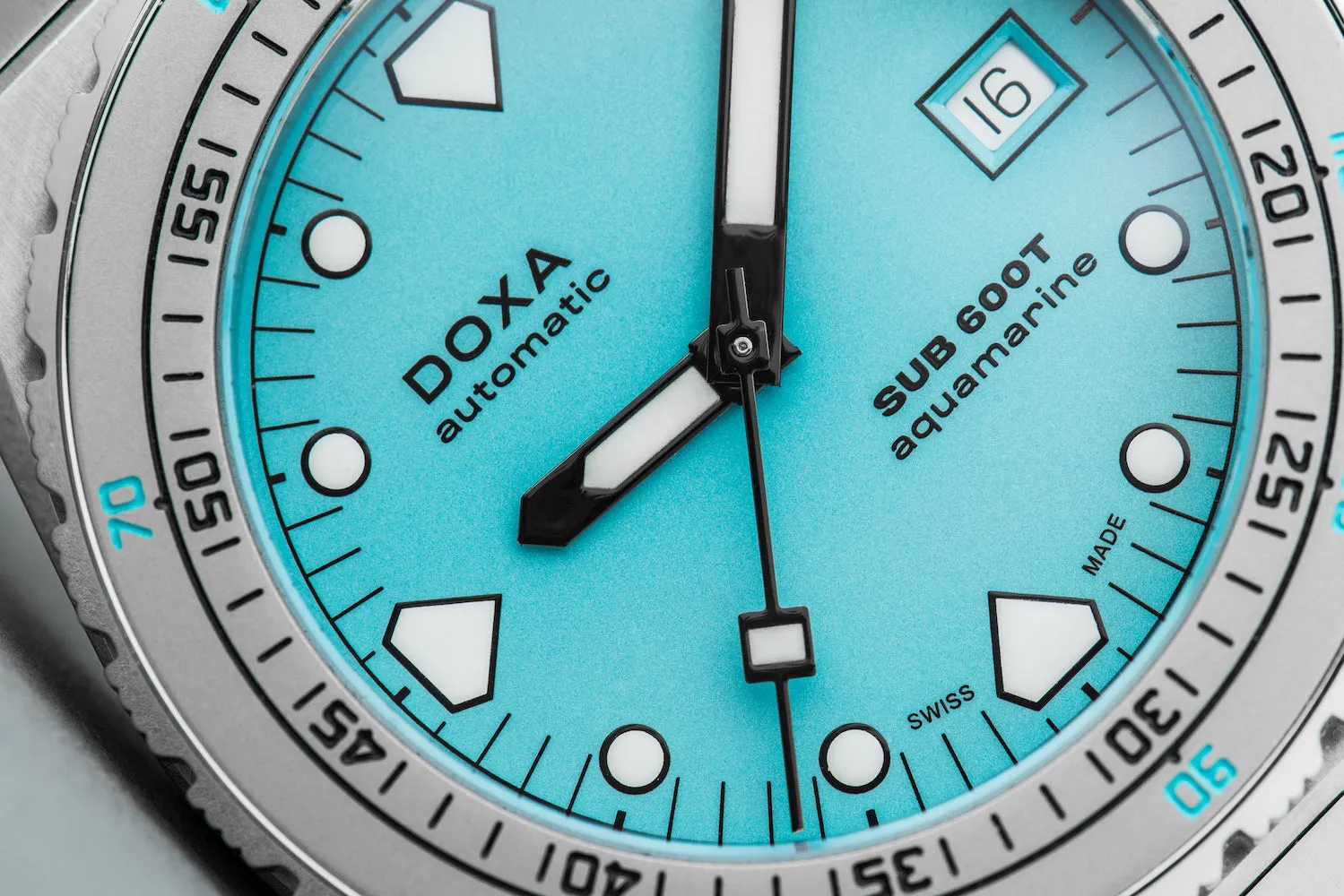 Doxa SUB 600T Aquamarine Rubber sold by Jura Watches product image thumbnail 4