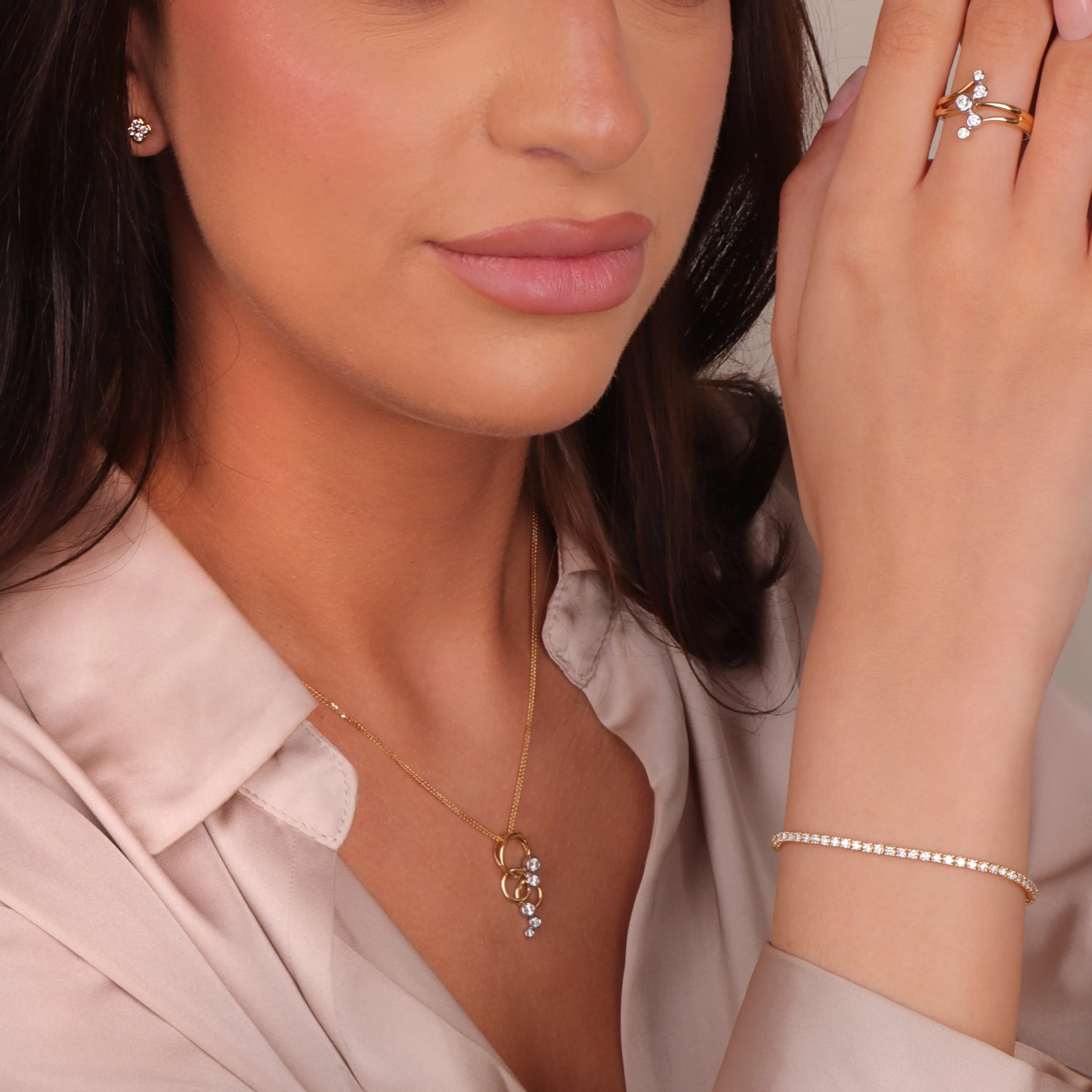 18ct Yellow Gold 2.00ct Diamond Line Bracelet sold by Jura Watches product image thumbnail 2