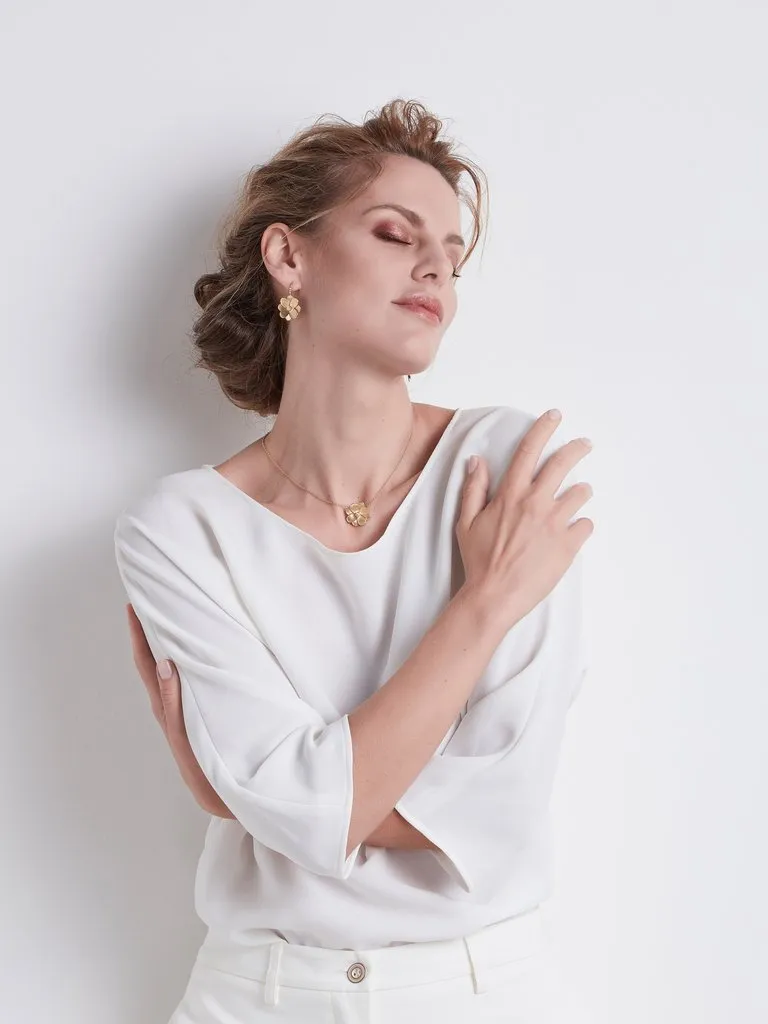 Marco Bicego Petali 18ct Yellow Gold Diamond Small Flower Necklace sold by Jura Watches product image thumbnail 2