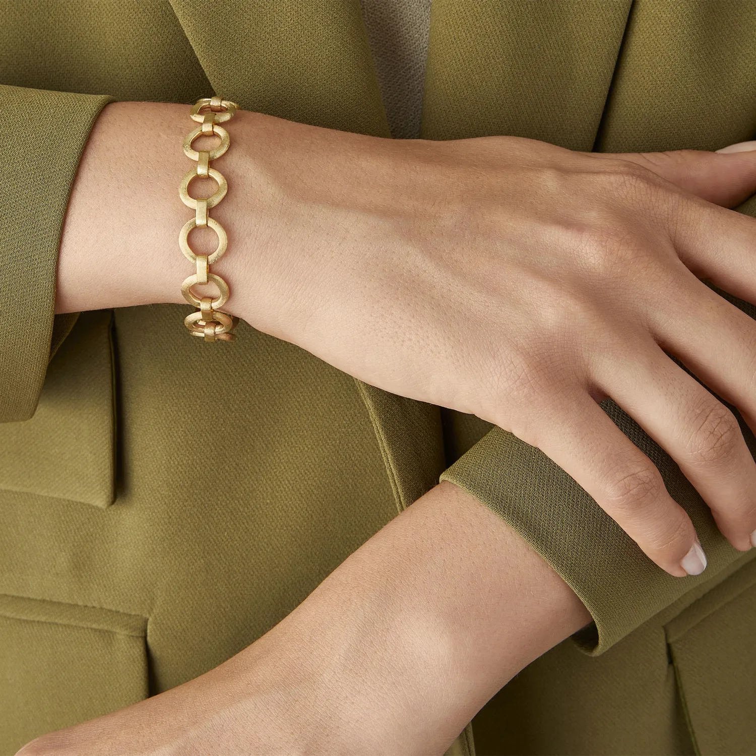 Marco Bicego Jaipur Link 18ct Yellow Gold Circle Link Bracelet sold by Jura Watches product image thumbnail 2