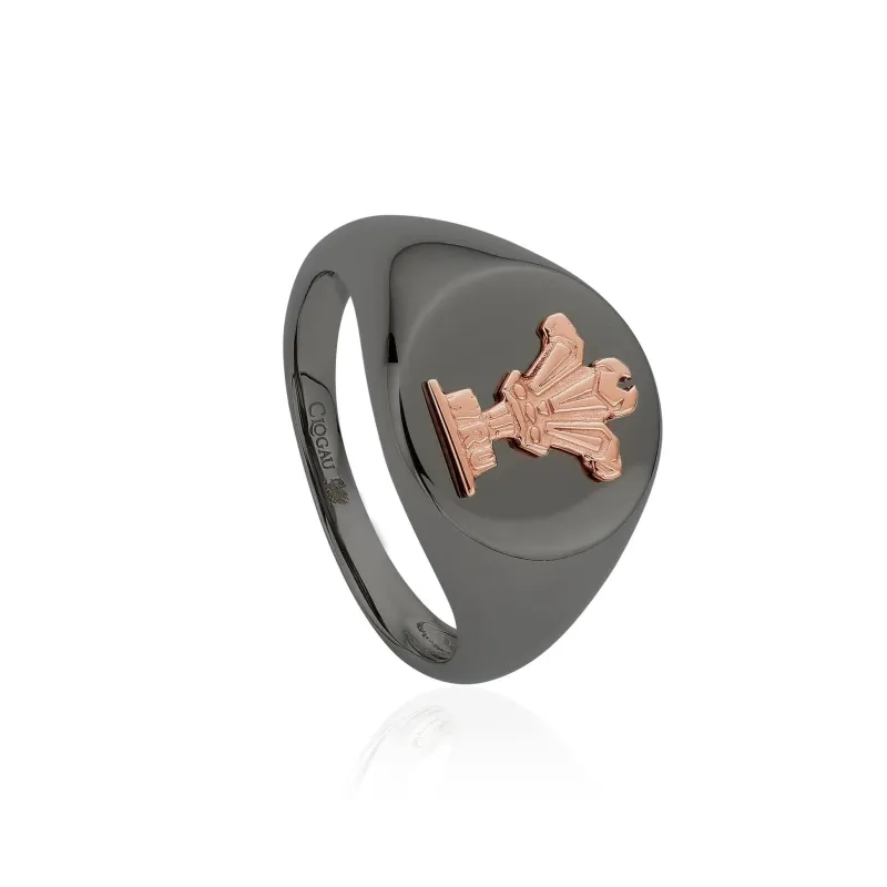 Clogau I Am Wales Sterling Silver Signet Ring D made by Jura Watches