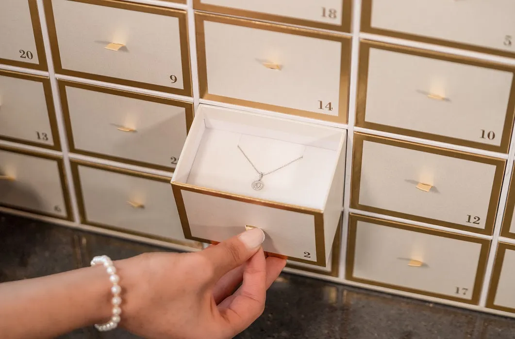 C W Sellors Chatsworth Edensor Luxury Jewellery and Gift Advent Calendar sold by Jura Watches product image thumbnail 5
