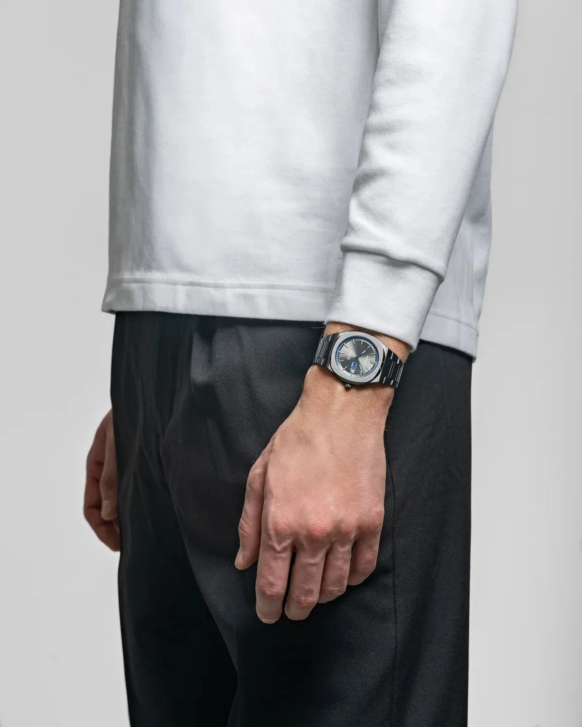 D1 Milano Dark Illusion Ultra Thin Watch sold by Jura Watches product image thumbnail 5