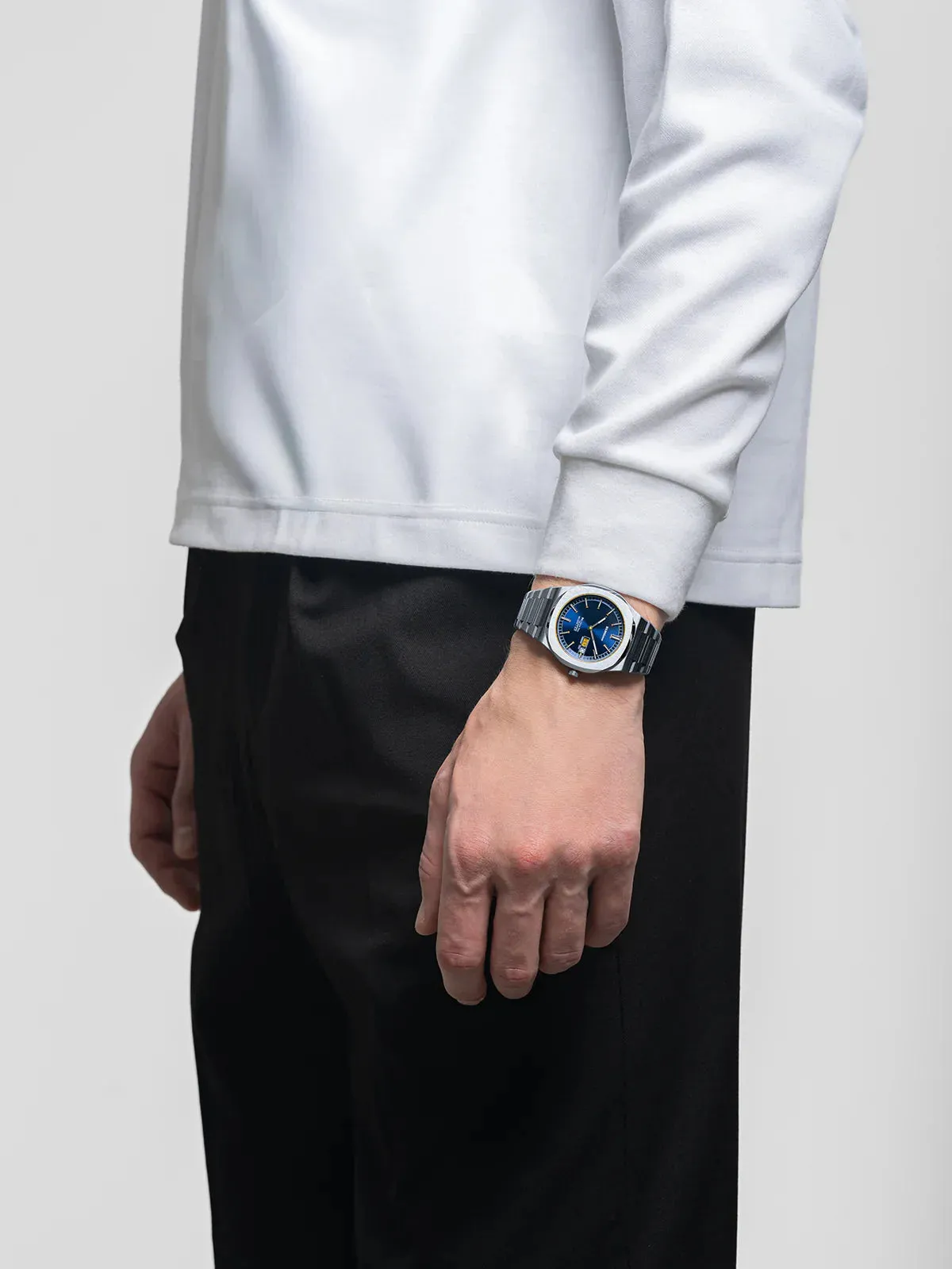 D1 Milano Light Illusion Ultra Thin Watch sold by Jura Watches product image thumbnail 5