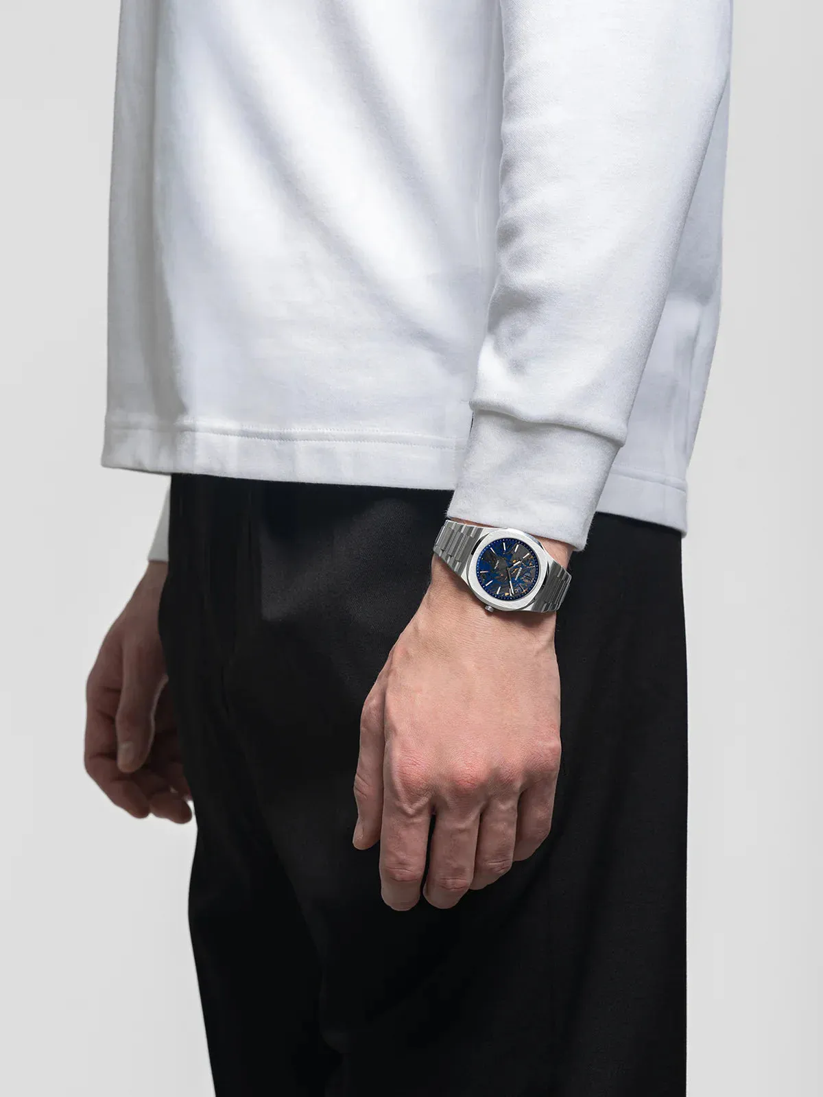 D1 Milano Carbon Reef Ultra Thin Watch sold by Jura Watches product image thumbnail 5