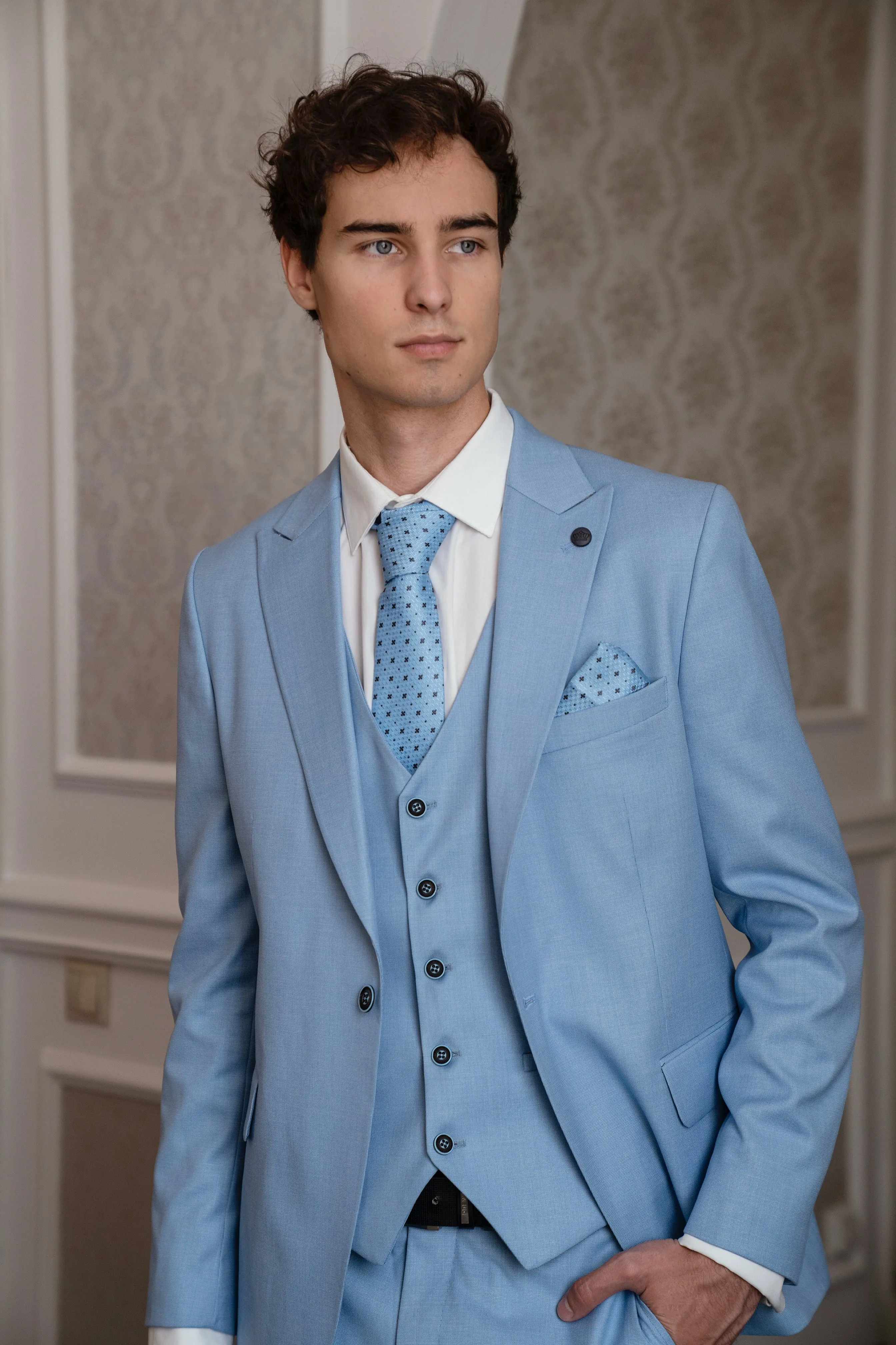 Fashion 3 Pieces Mens Suit Flat Peak Lapel Tuxedos (Blazer+vest+Pants) sold by Mens Event Wear