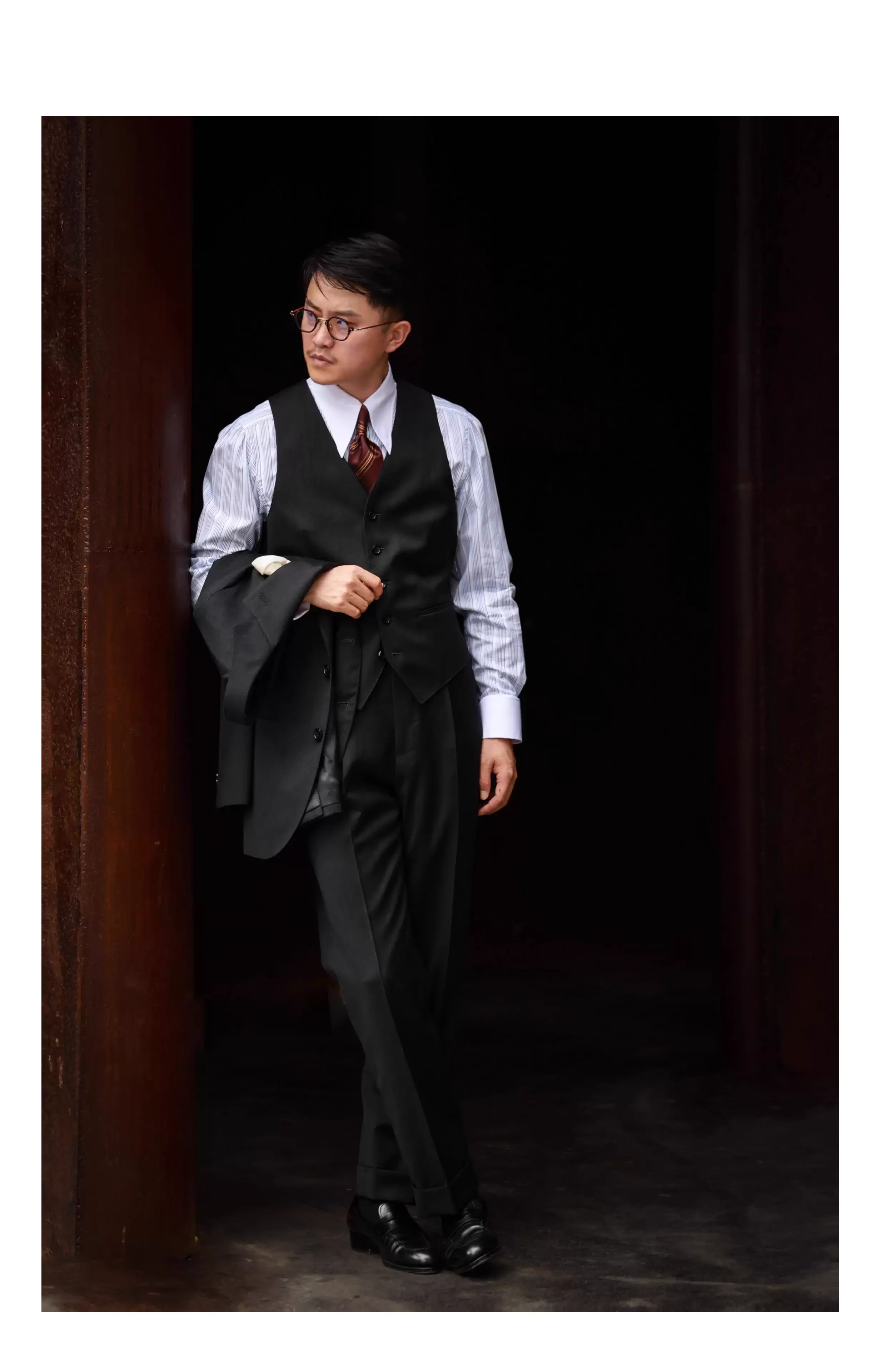 Fashion Men's 3 Pieces Flat Peak Lapel Tuxedos For Party (Blazer+vest+Pants) sold by Mens Event Wear product image thumbnail 3