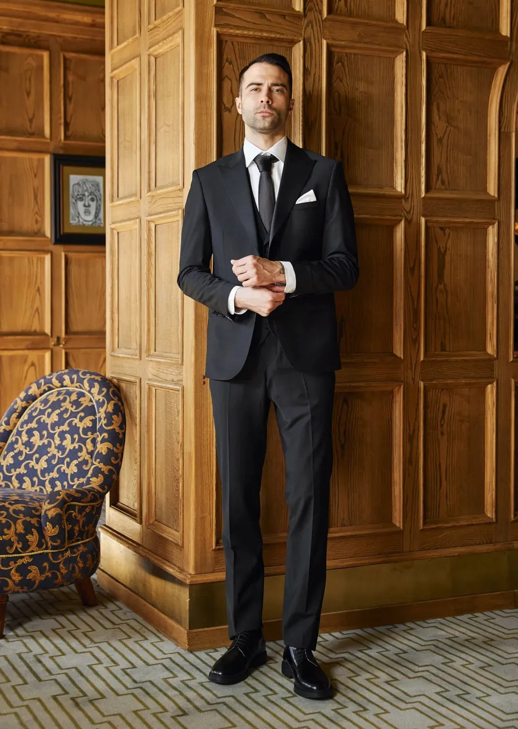 Fashion Men's 3 Pieces Flat Peak Lapel Tuxedos For Party (Blazer+vest+Pants) sold by Mens Event Wear