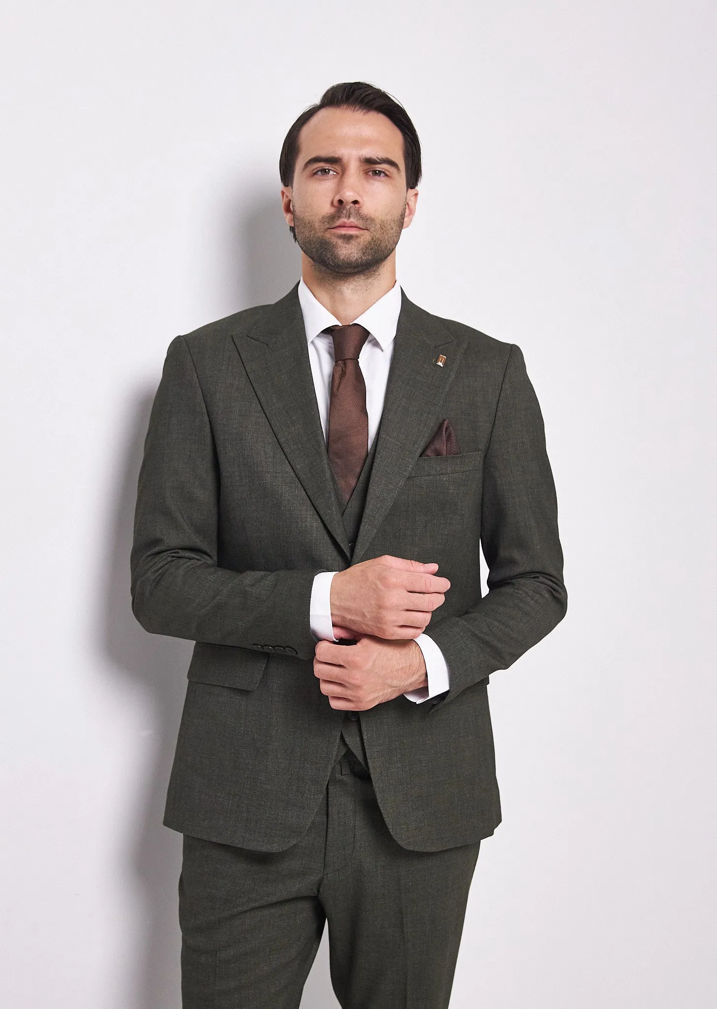 Fashion Men's 3 Pieces Flat Peak Lapel Tuxedos For Party (Blazer+vest+Pants) sold by Mens Event Wear