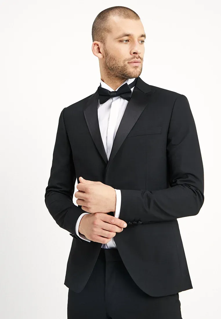 Fashion 2 Piece Men's Suit Flat Peak Lapel For Wedding (Blazer + Pants) sold by Mens Event Wear