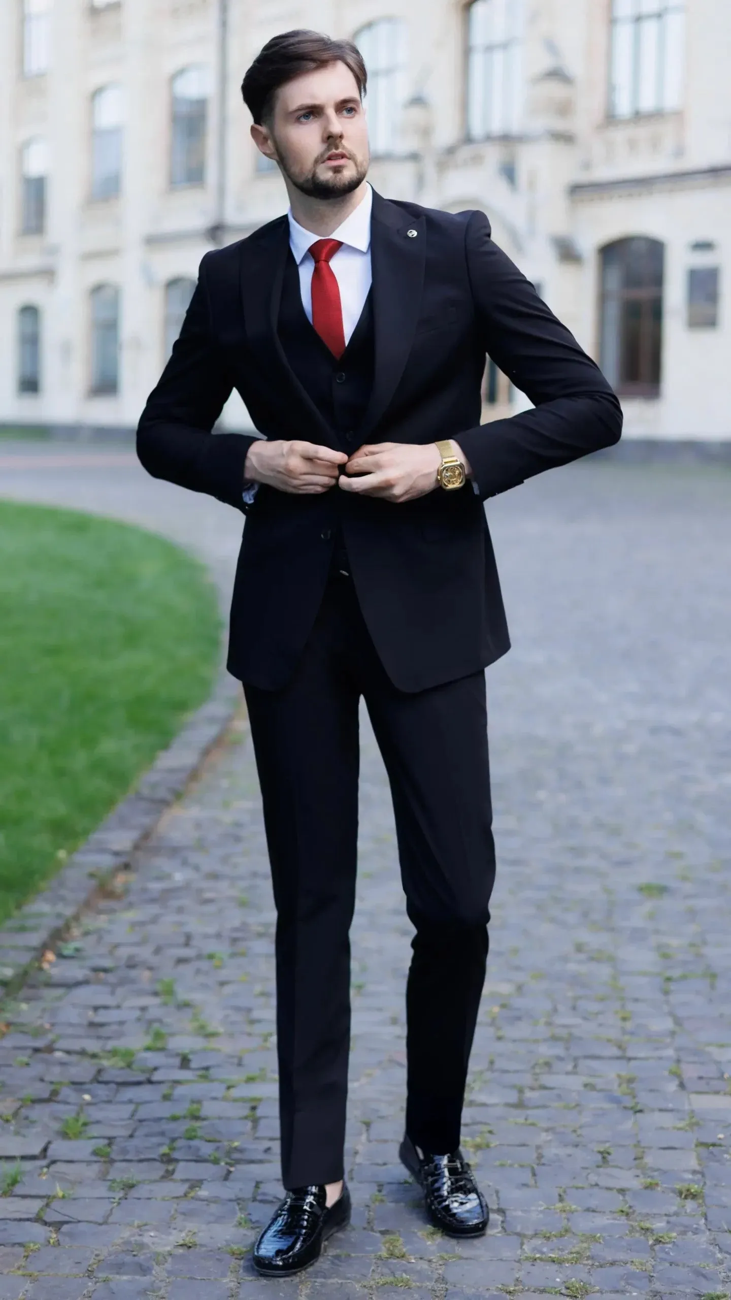 Fashion Men's 3 Pieces Flat Peak Lapel Tuxedos For Party (Blazer+vest+Pants) sold by Mens Event Wear