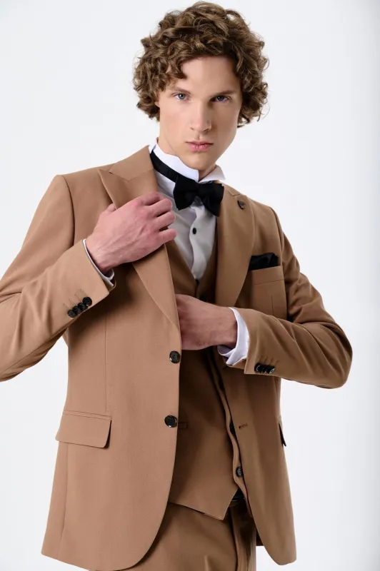 Fashion Men's 3 Pieces Flat Peak Lapel Tuxedos For Party (Blazer+vest+Pants) sold by Mens Event Wear