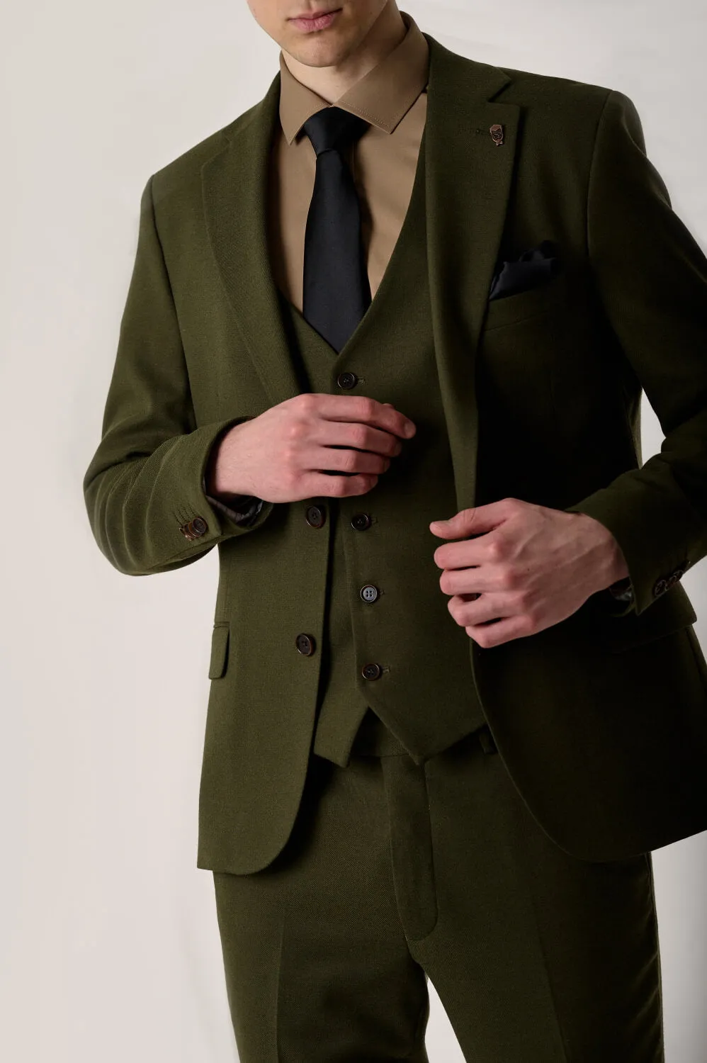 Business Men's 3 Pieces Flat Notch Lapel Tuxedos For Party (Blazer+vest+Pants) sold by Mens Event Wear