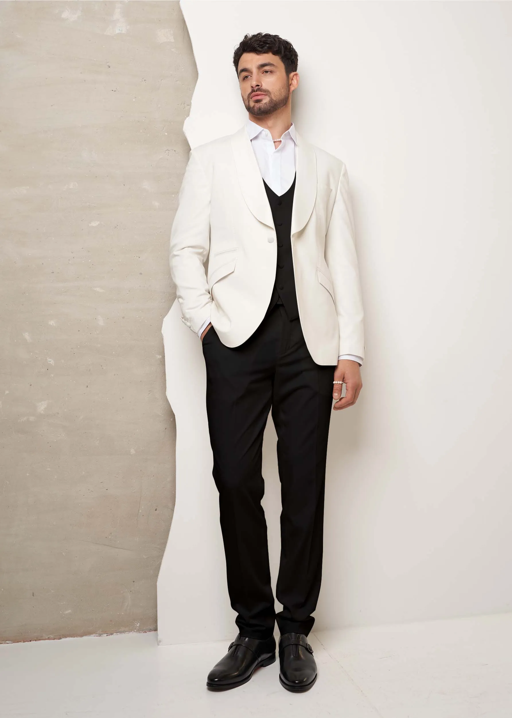 Fashion 3 Pieces Mens Suit Flat Shawl Lapel Tuxedos (Blazer+vest+Pants) sold by Mens Event Wear product image thumbnail 2