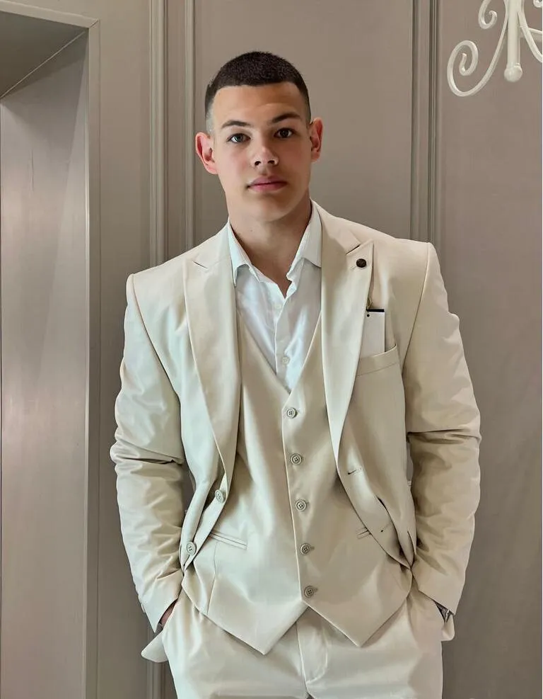 Fashion Men's 3 Pieces Flat Peak Lapel Tuxedos For Party (Blazer+vest+Pants) sold by Mens Event Wear