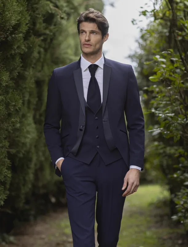 Fashion Men's 3 Pieces Flat Notch Lapel Tuxedos For Party (Blazer+vest+Pants) sold by Mens Event Wear