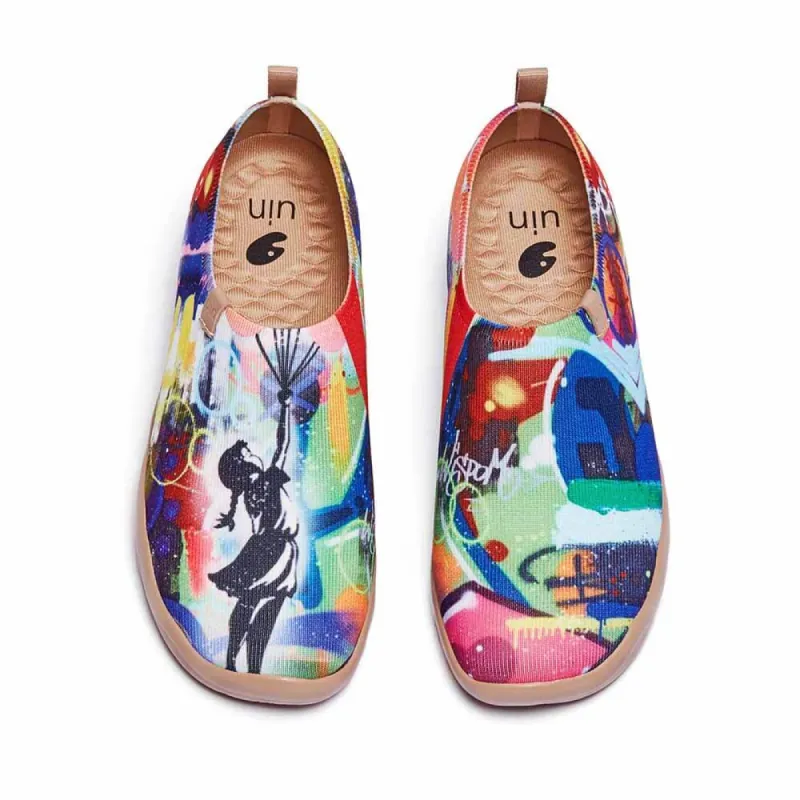 Girl's Little World sold by UIN Footwear