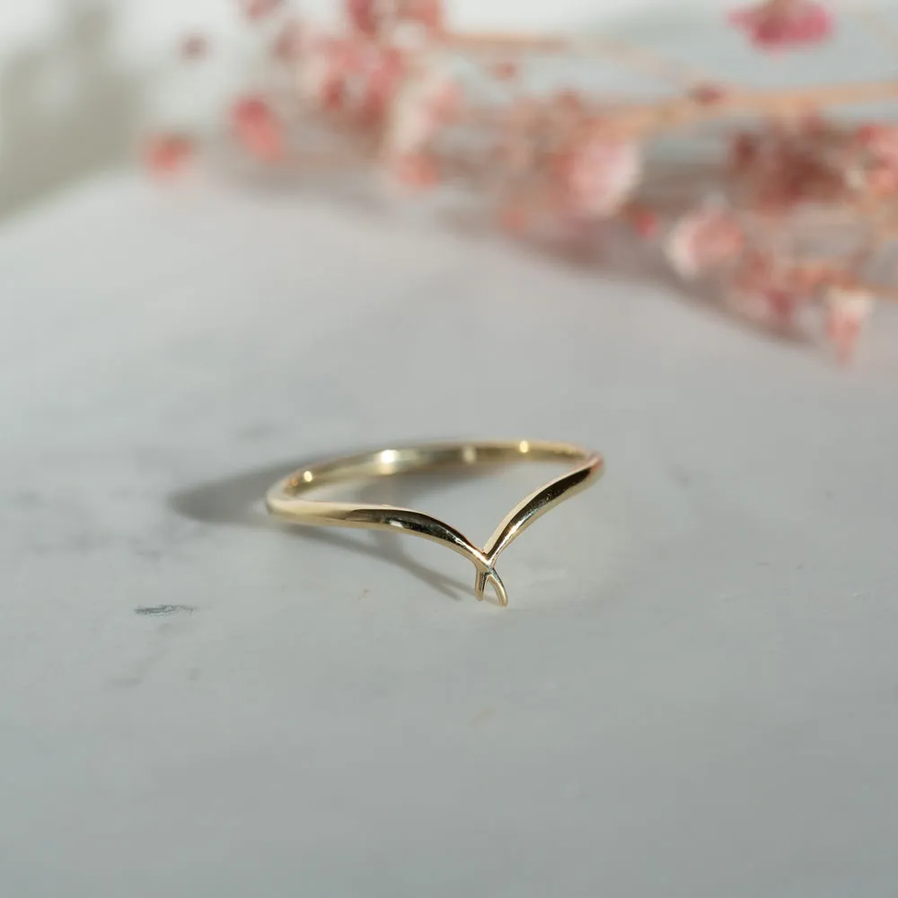 The Ysella Ring | 100% Recycled 9k Gold Wishbone sold by Ethica Diamonds