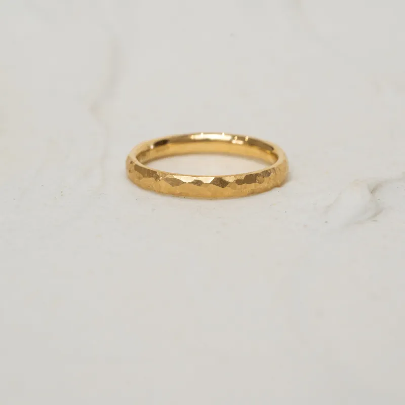 Slight Court | 2 - 8mm Plain Wedding Bands made by Ethica Diamonds
