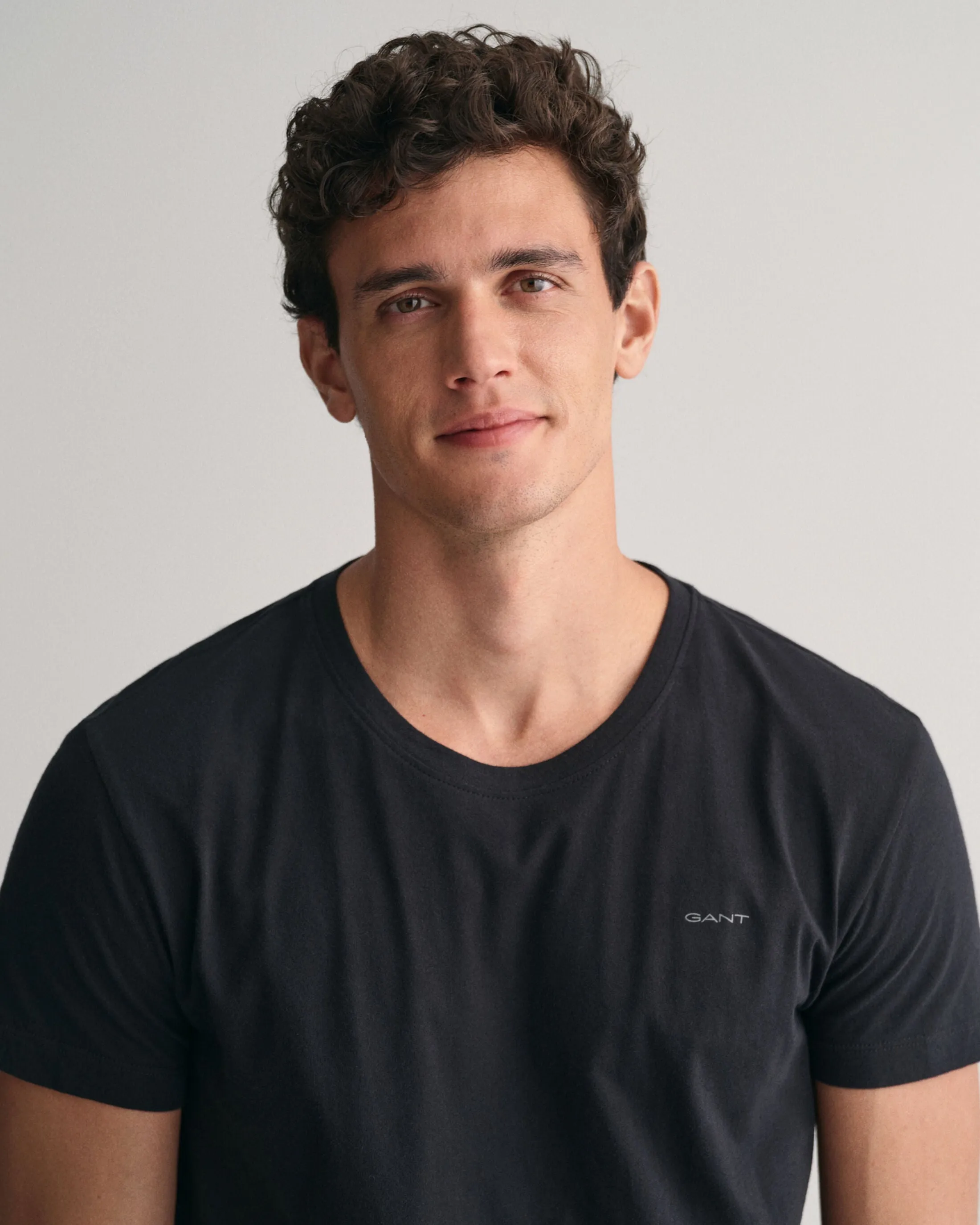 GANT Mens C-Neck T-Shirt 2-Pack Black/White sold by House of Slippers product image thumbnail 4