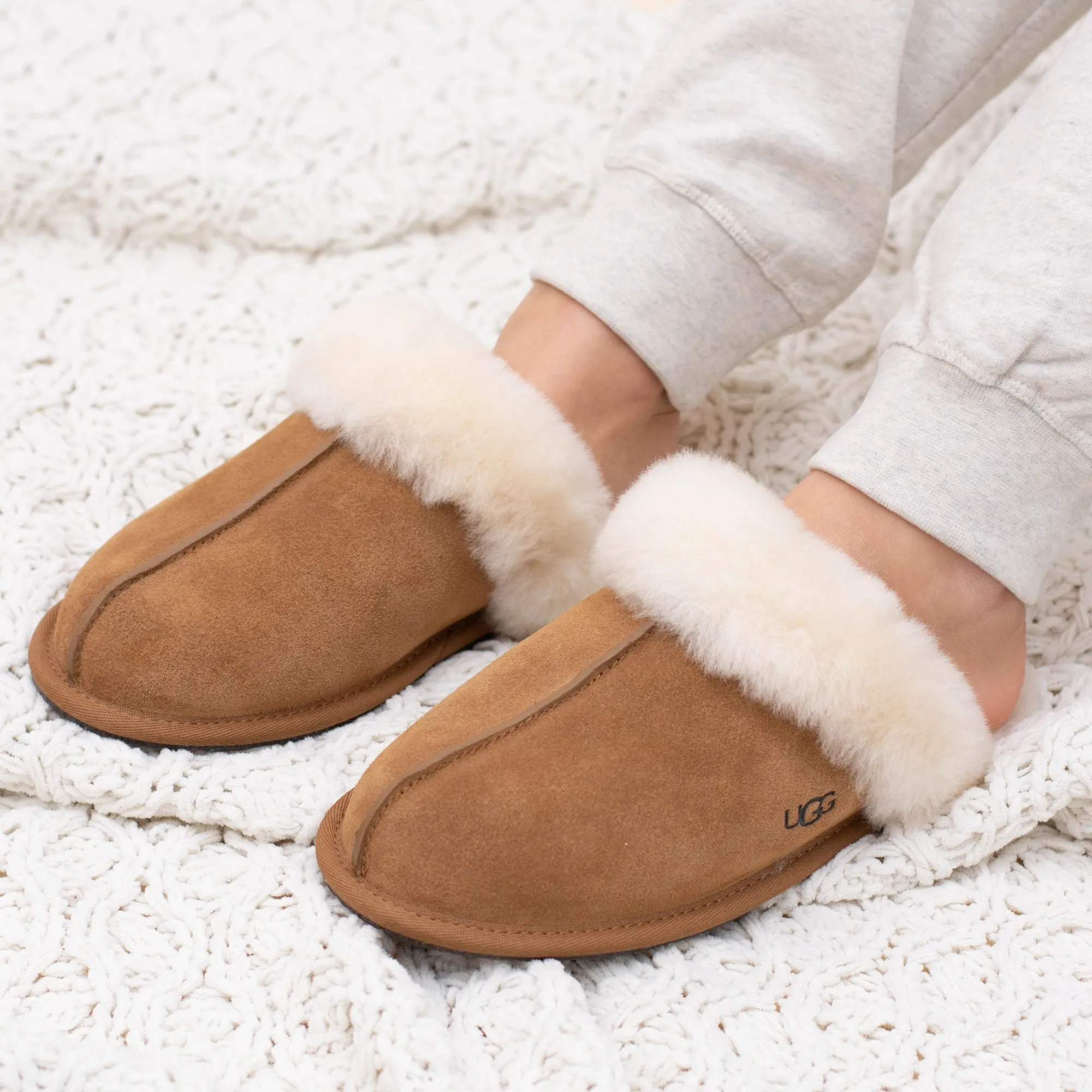 UGG SCUFFETTE II Womens Mule Slippers Chestnut sold by House of Slippers product image thumbnail 2