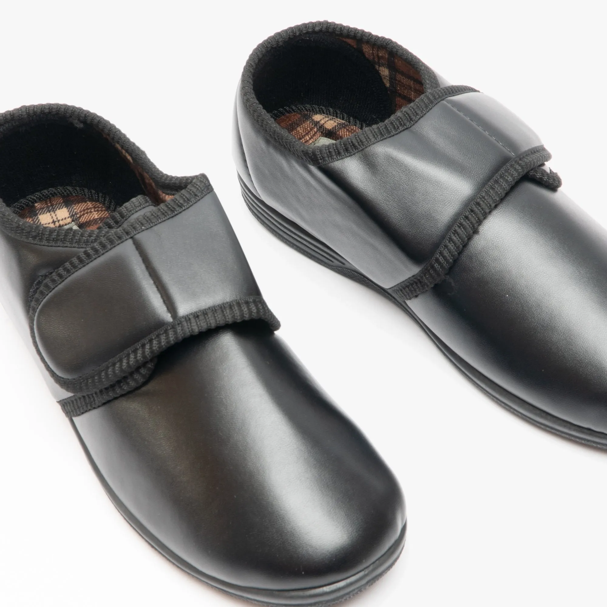 VINCE Mens Touch Fasten Full Slippers Black sold by Shuperb product image thumbnail 2