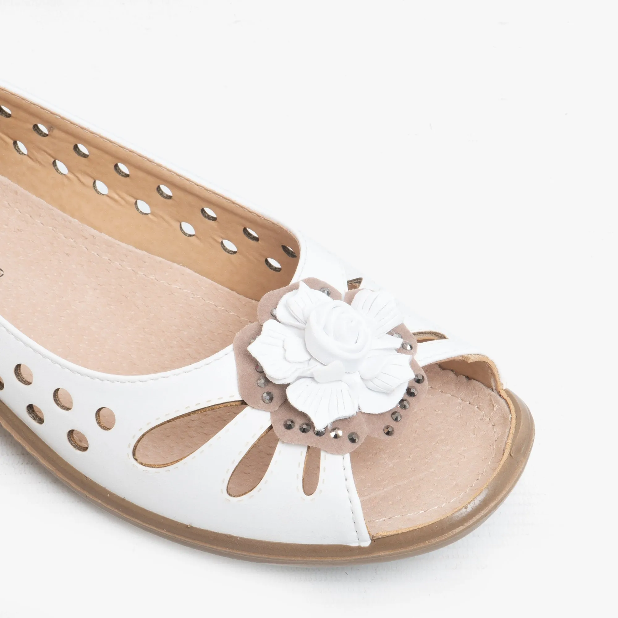 Boulevard DAYNA Womens Faux Leather Flower Peep Toe Flats White sold by Shuperb product image thumbnail 3