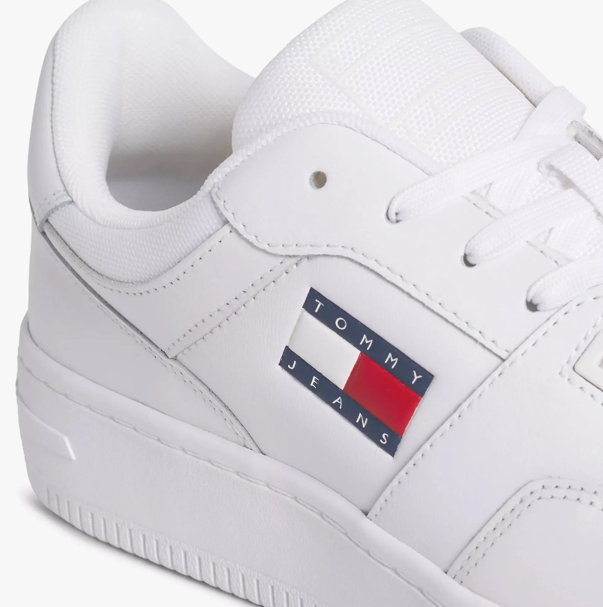 RETRO ESSENTIAL BASKETBALL Mens Trainers White sold by Shuperb product image thumbnail 2